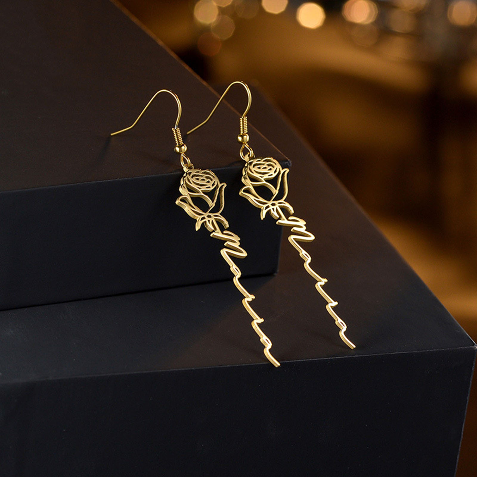 Изображение Нержавеющая Сталь Месяц рождения цветок Индивидуальные серьги с именем Персонализированная подвеска с буквой 1 Пара