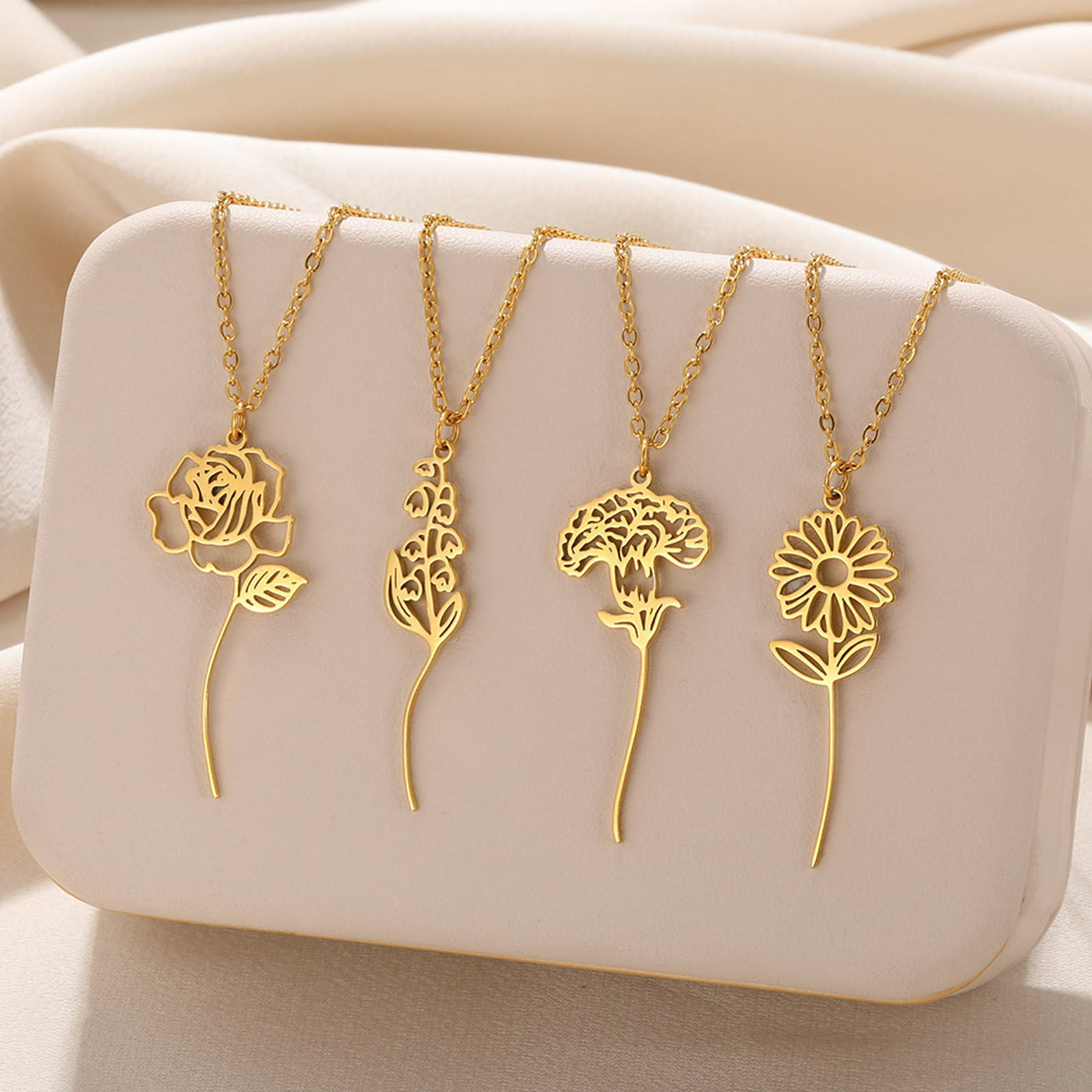 Imagen de 304 Acero Inoxidable Flor del Mes de Nacimiento Collares Chapado en Oro Hueco 38cm longitud, 1 Unidad