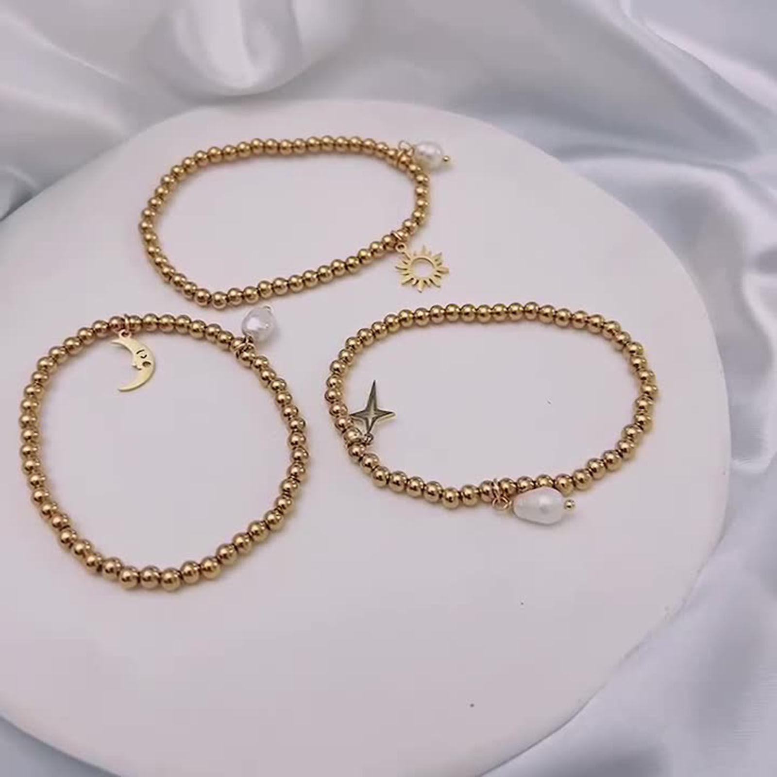 Bild von Umweltfreundlich Elegant Einfach 18K Gold plattiert 304 Edelstahl & Naturperle Halbmond Schmetterling Elastisch Charm-Armbänder Für Frauen Jubiläum 1 Strang