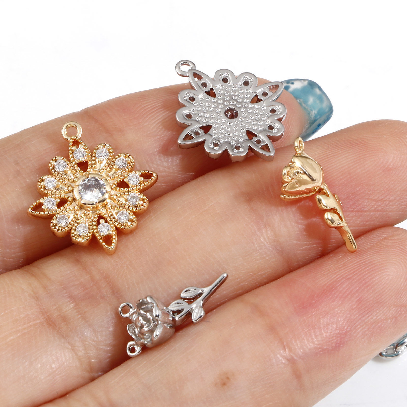 Picture of Brass Charms Real Gold Plated Flower Clear Cubic Zirconia