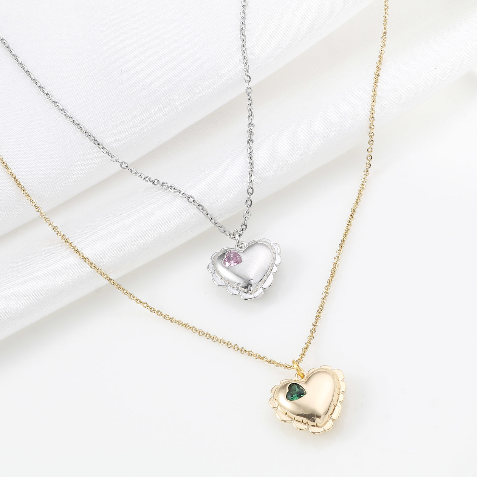Bild von Messing Valentinstag Charms Echtgold plattiert Herz Hohl Bunt Zirkonia 16mm x 15mm, 2 Stück