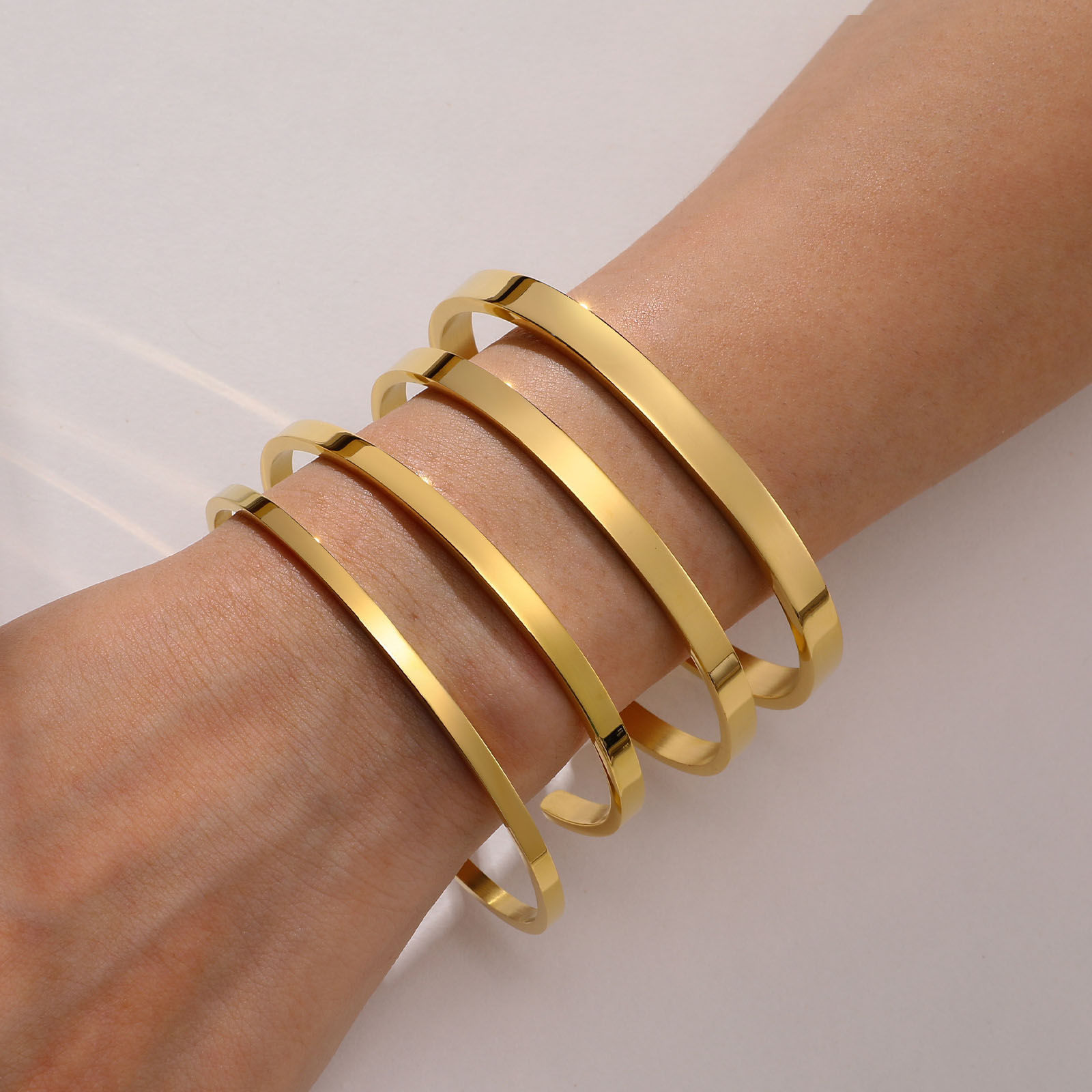 Imagen de Enchapado al Vacío Ecológico Elegante Sencillo Chapado en Oro de 18K 304 Acero Inoxidable Brazalete Unisexo Fiesta 1 Unidad