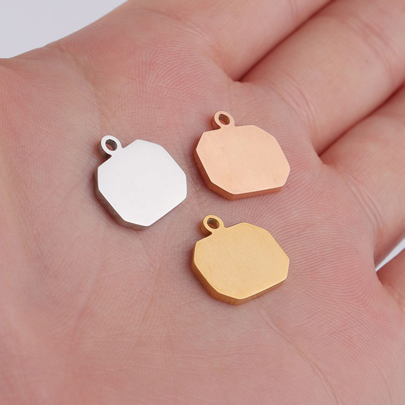304ステンレス鋼 ブランクスタンプタグ チャーム 長方形 鏡面研磨 18mm x 16mm、 2 個 の画像
