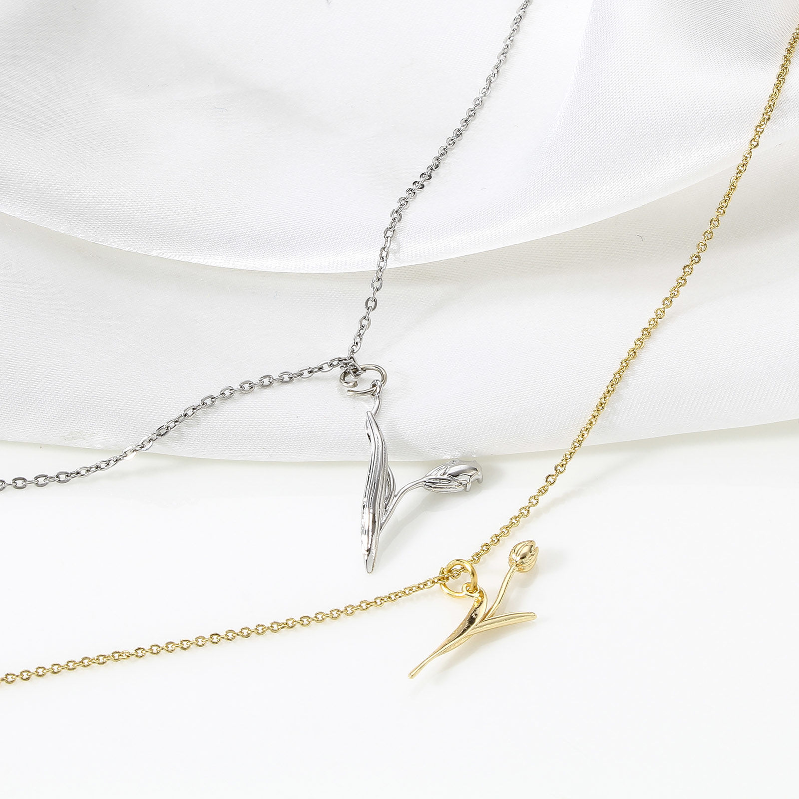 Picture of Brass Charms Real Gold Plated Tulip Flower