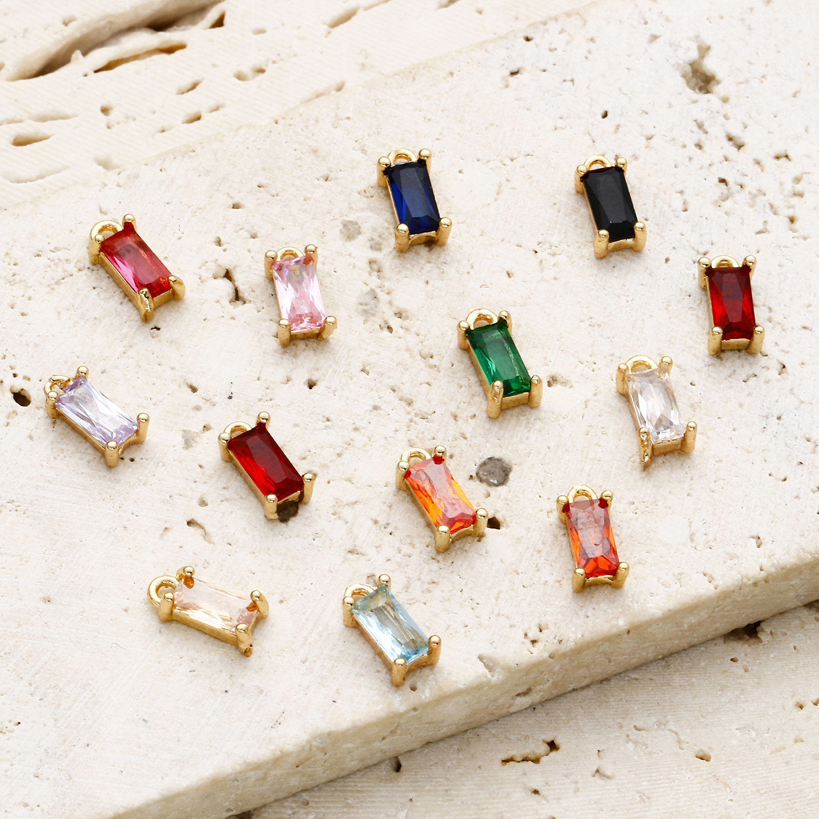真鍮+ガラス チャーム 金メッキ 多色 長方形 9mm x 4mm、 10 個 の画像