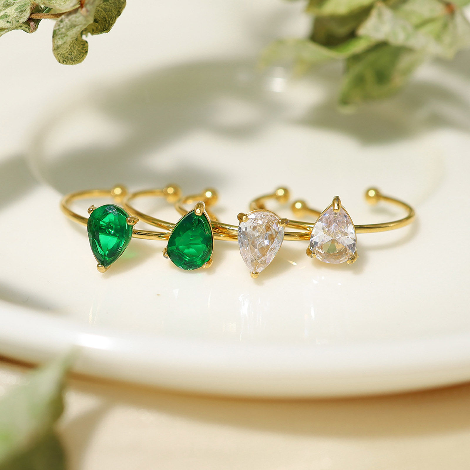 Image de 1 Pièce Placage Sous Vide Écologique Exquis Bagues Ouvert Élégant en 304 Acier Inoxydable & Zircon Plaqué Or Véritable 18K Goutte d'Eau Pour Femmes Anniversaire
