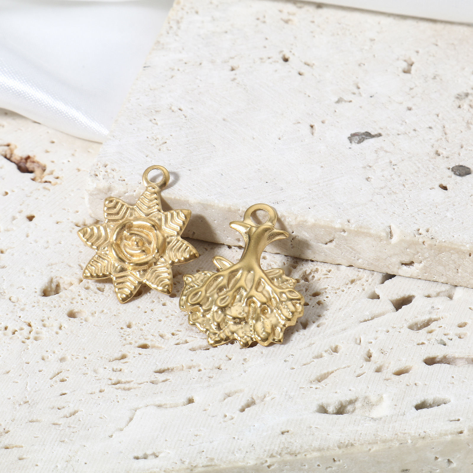 Picture of 304 Stainless Steel Filigree Stamping Charms Gold Plated