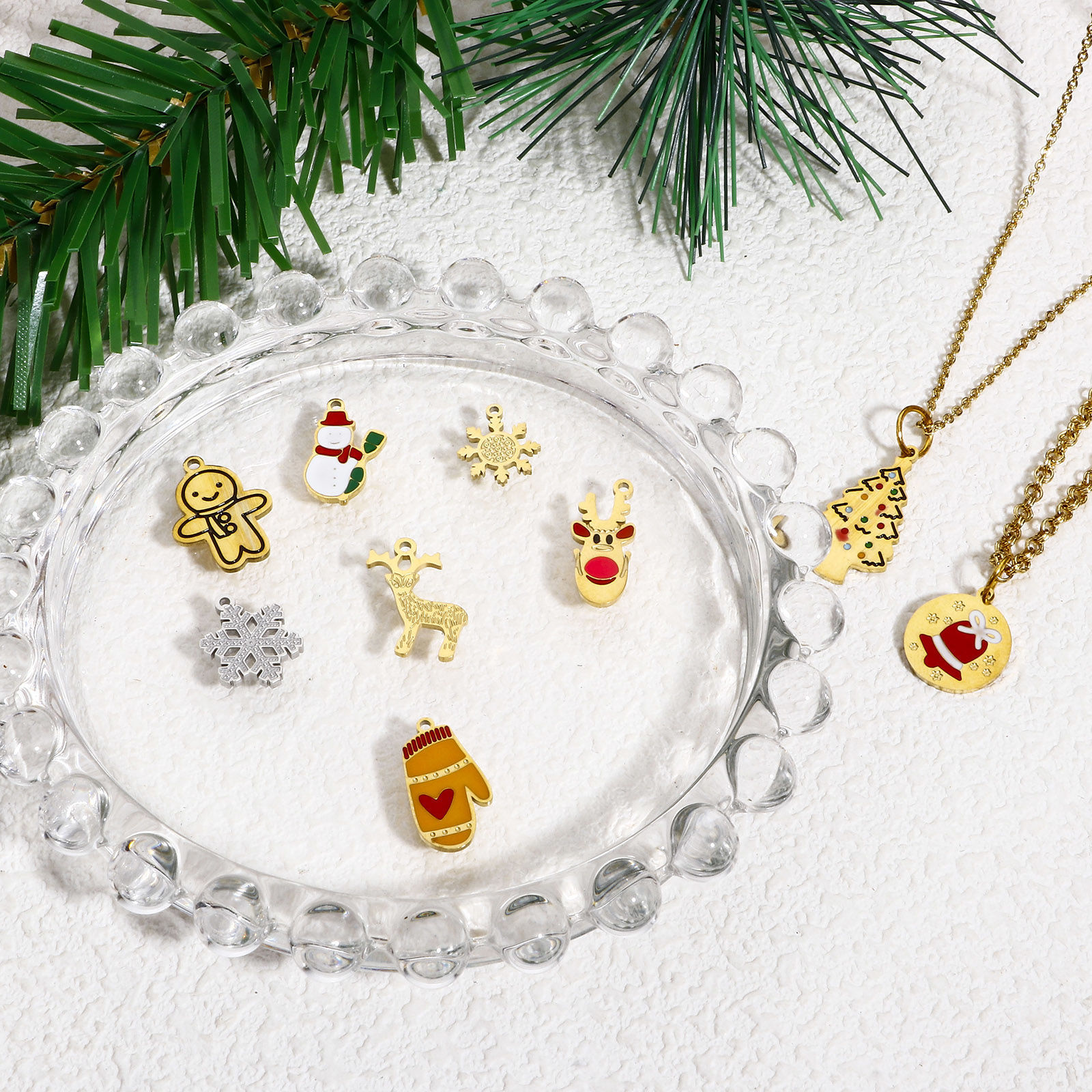 Imagen de 1 Unidad Enchapado al Vacío Ecológico 304 Acero Inoxidable Elegante Colgantes Charms Árbol de Navidad Multicolor Muñeco de nieve Navidad Esmalte