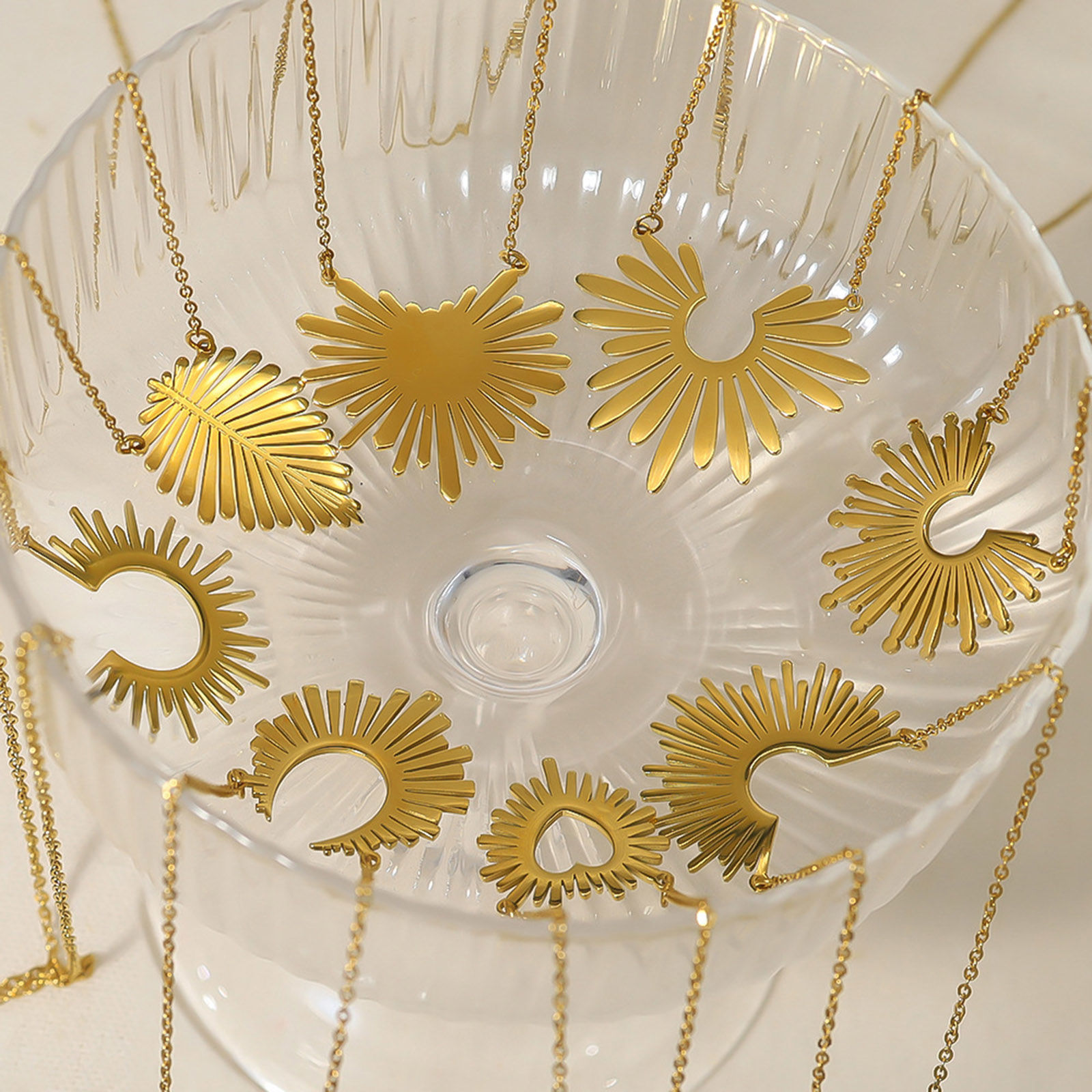 Picture of Eco-friendly Simple & Casual Galaxy 18K Real Gold Plated 304 Stainless Steel Link Cable Chain Sun Rays Pendant Necklace For Women Party