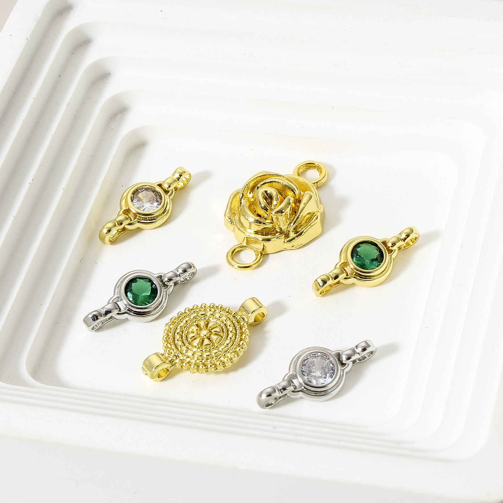 1 個 真鍮 コネクター ペンダント チャーム リアルゴールドメッキ の画像