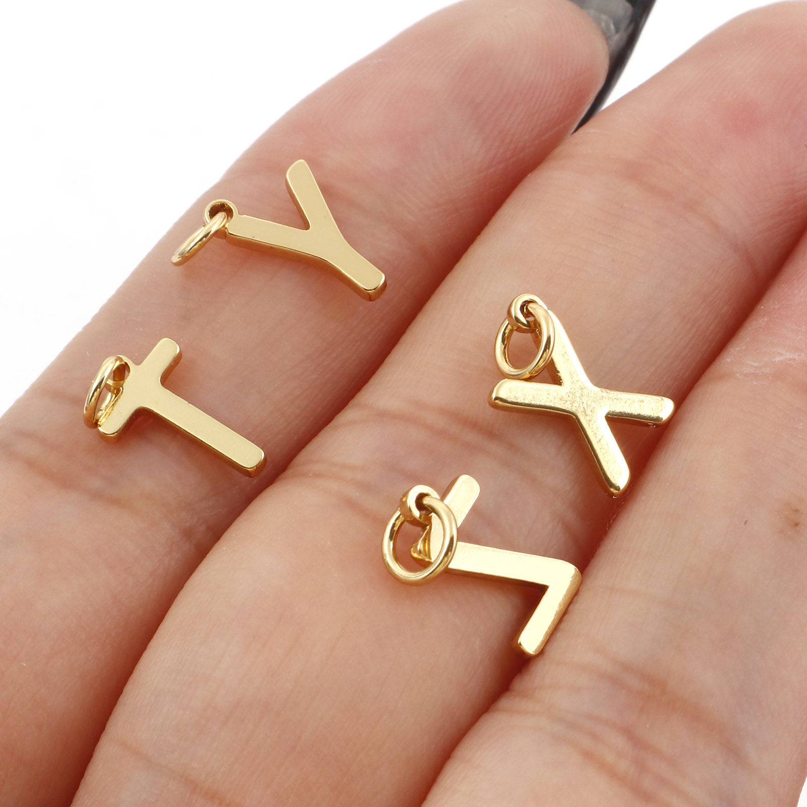 Image de 2 Pcs Breloques Respectueux de la Nature en Laiton Plaqué Or Véritable 18K Alphabet Majuscule Lettre Initiale Message " A-Z "