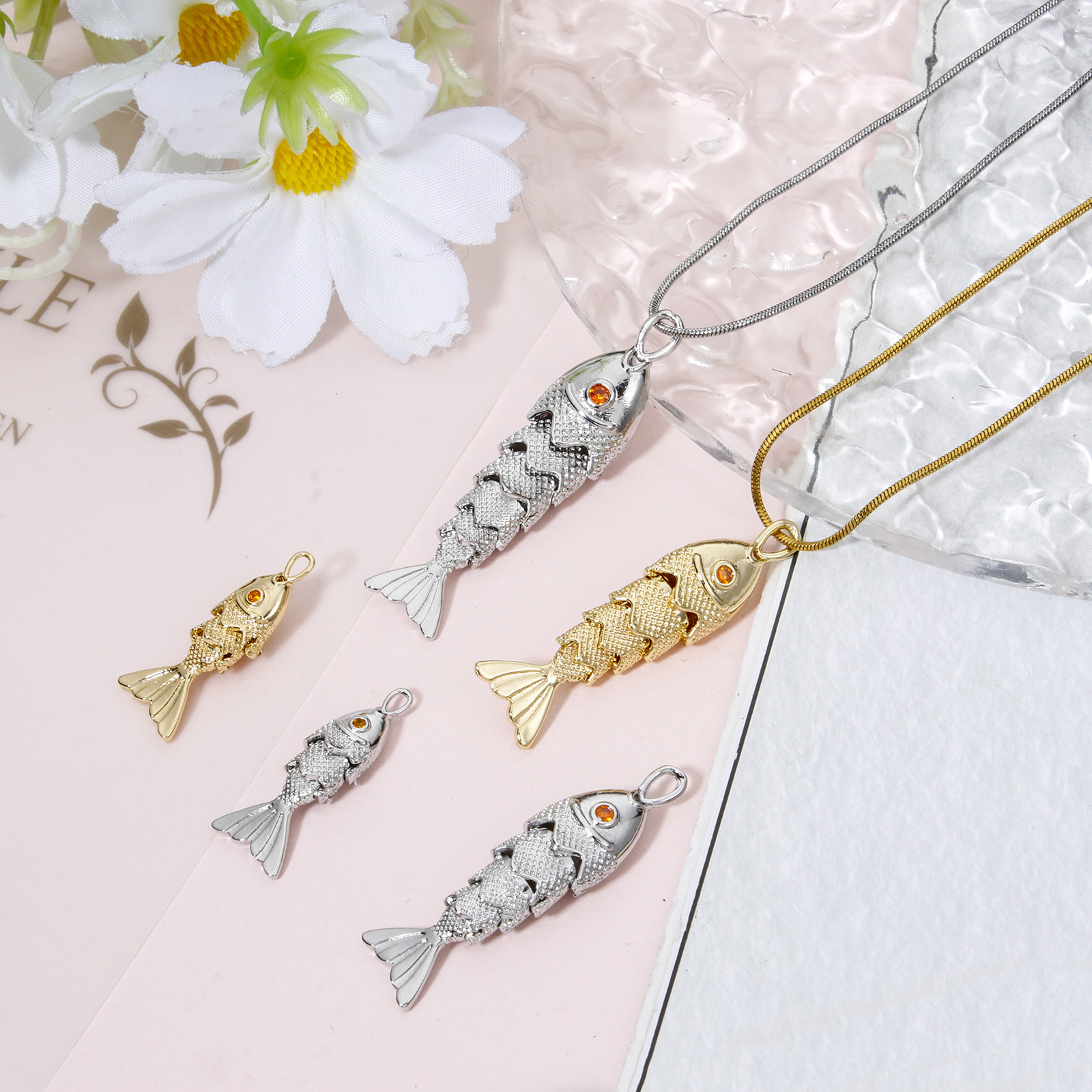 Immagine di 1 Pz Ecologico Ottone Gioielli Oceanici Ciondoli Pendenti Vero Oro Placcato Pesce Mobile Rosso Arancione Cubic Zirconiae