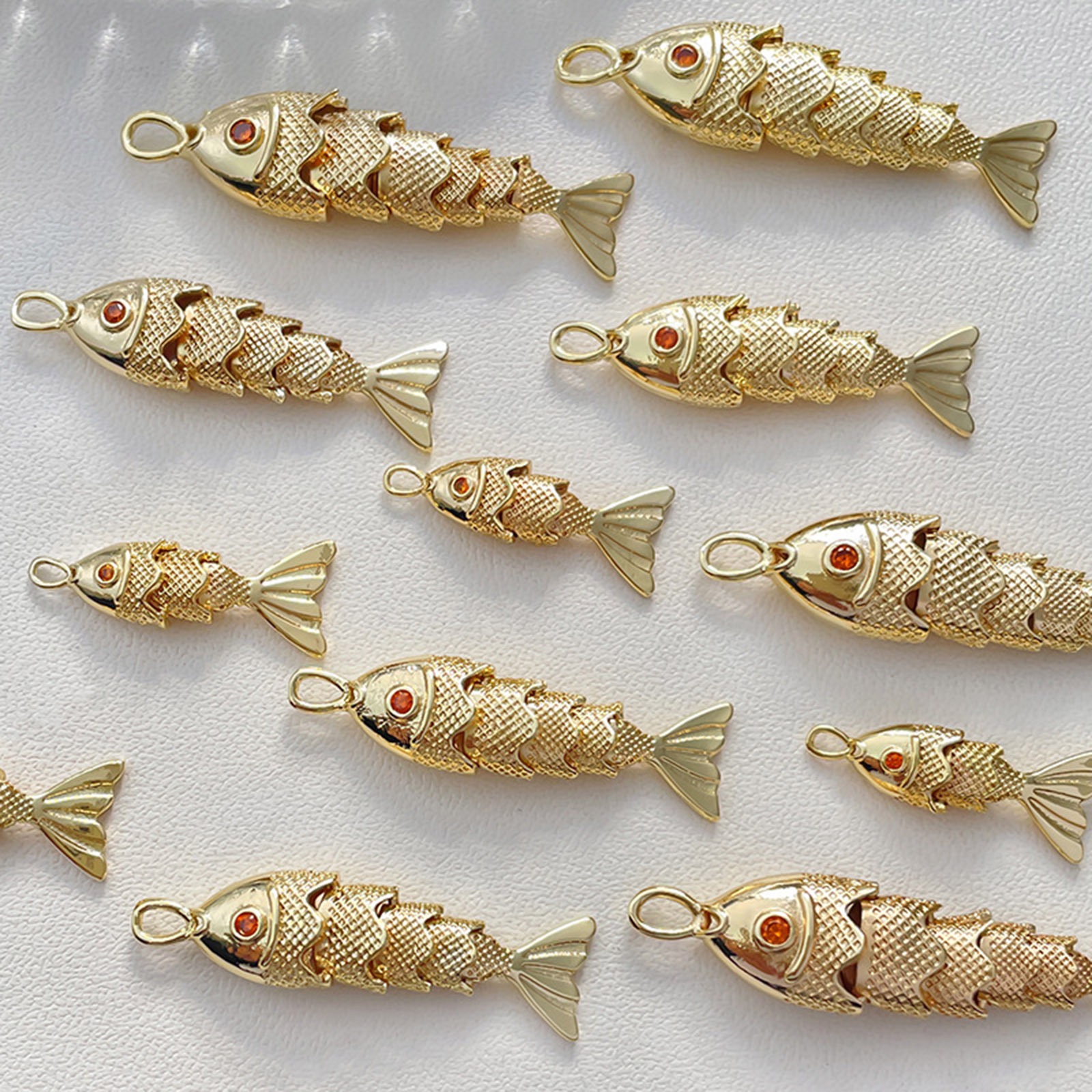Immagine di 1 Pz Ecologico Ottone Gioielli Oceanici Ciondoli Pendenti Vero Oro Placcato Pesce Mobile Rosso Arancione Cubic Zirconiae