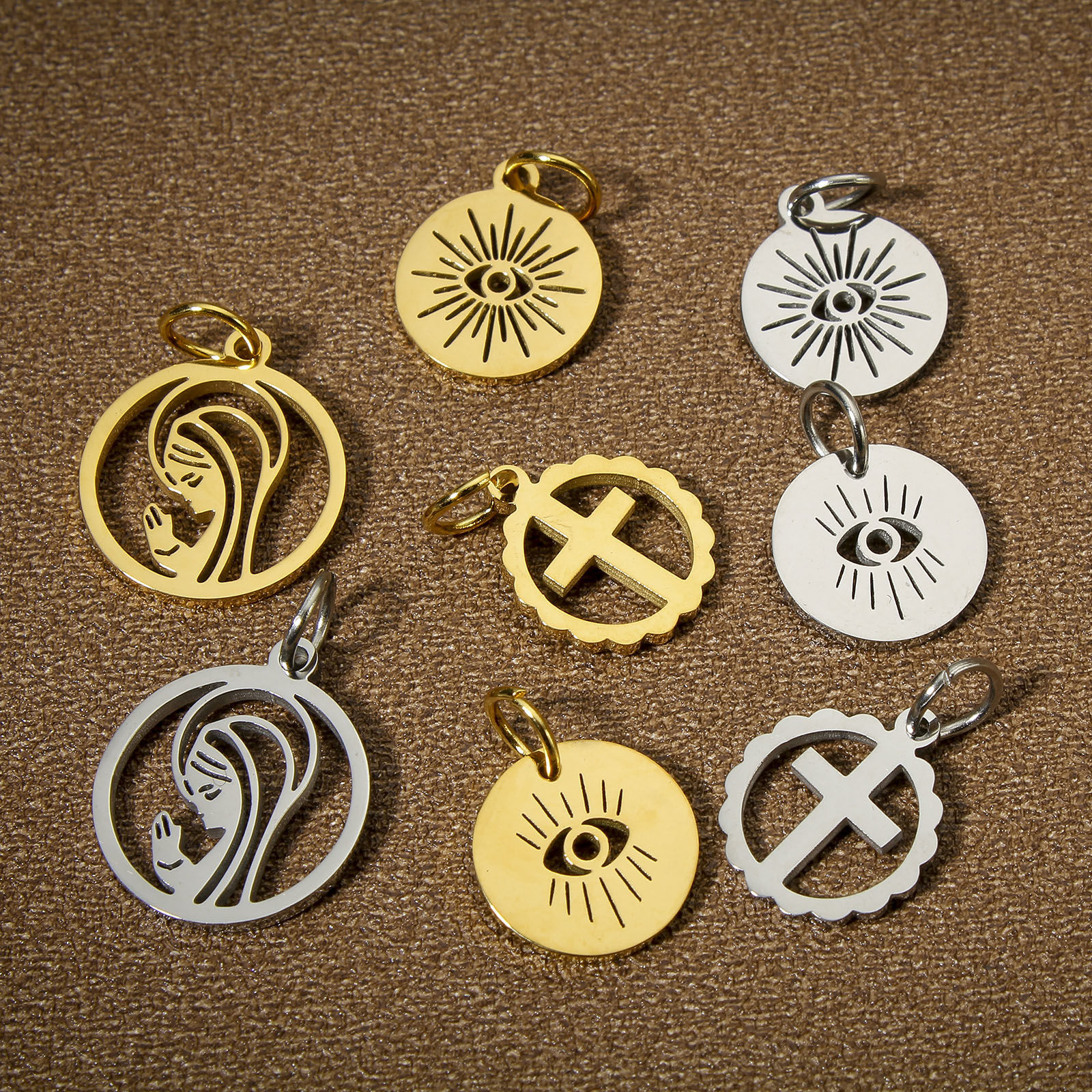 Image de 1 Pièce Breloques en 304 Acier Inoxydable Respectueux de la Nature Religieux Rond Multicolore Croix Creux
