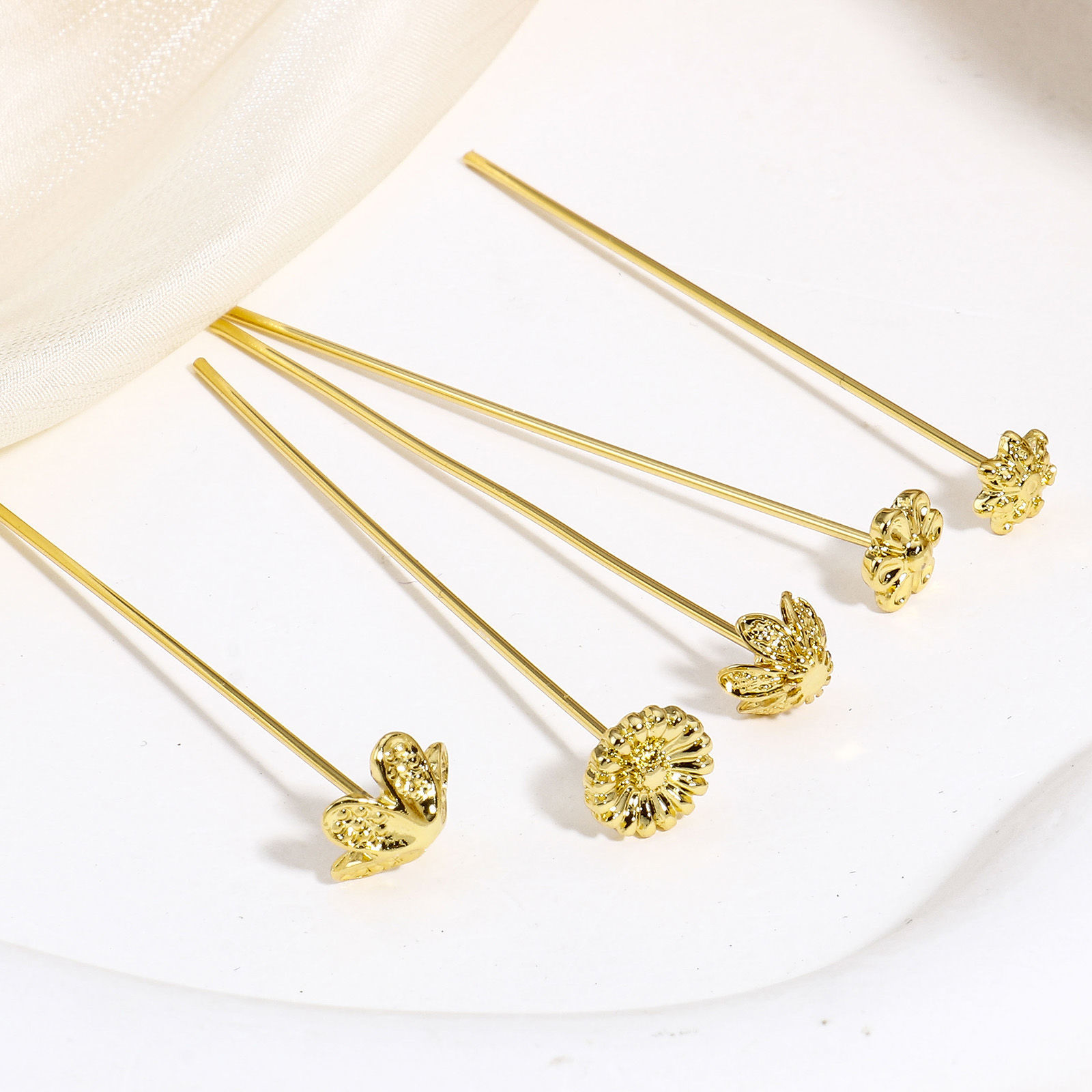 Bild von 5 Stück (19 gauge) Messing Kopfstifte Blumen 18K Echtgold plattiert