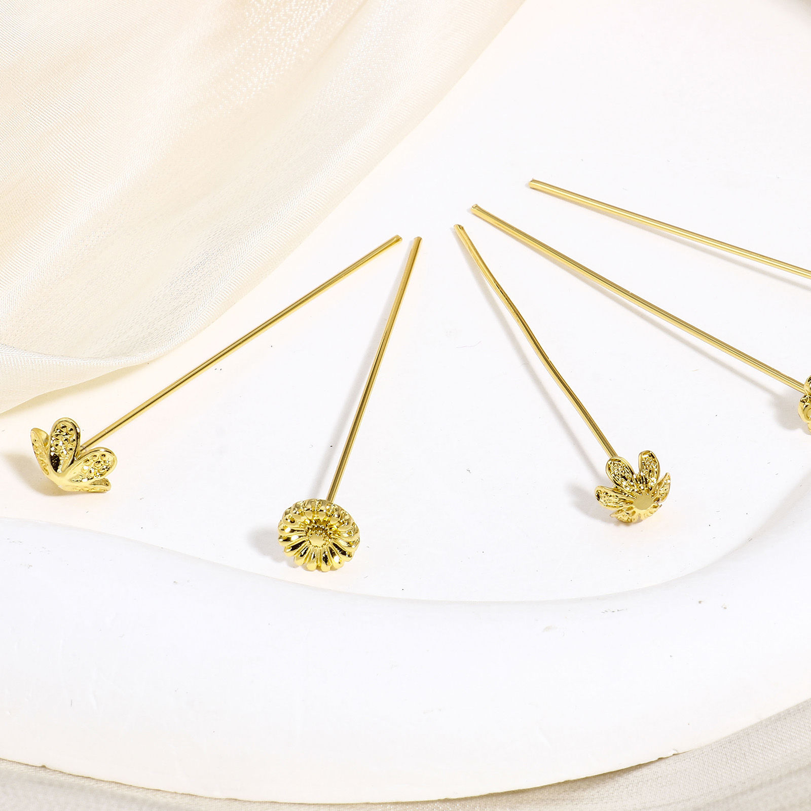 Bild von 5 Stück (19 gauge) Messing Kopfstifte Blumen 18K Echtgold plattiert