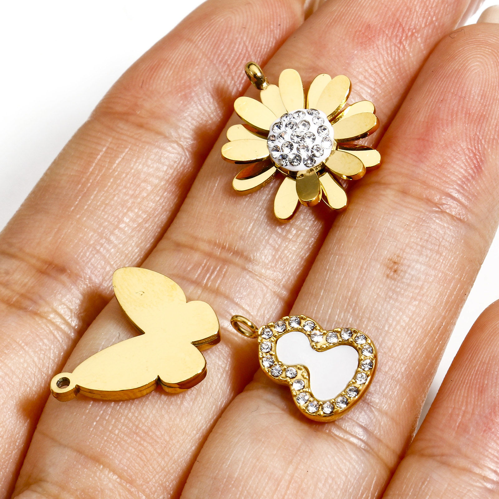 Picture of Eco-friendly Vacuum Plating 304 Stainless Steel Stylish Charms Gold Plated Calabash Imitation Shell Clear Cubic Zirconia