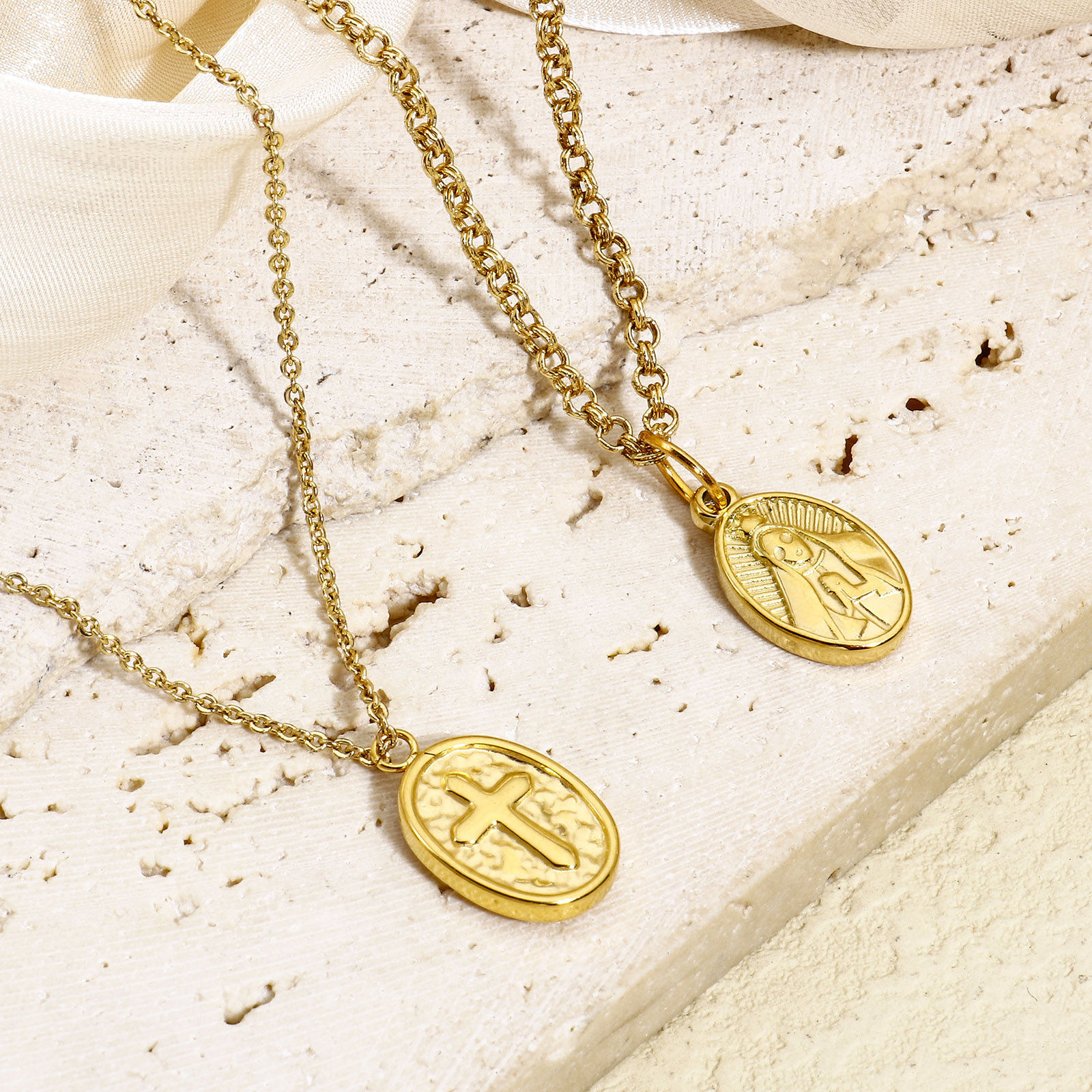 Picture of Eco-friendly Vacuum Plating 304 Stainless Steel Valentine's Day Charms Gold Plated Ball Heart