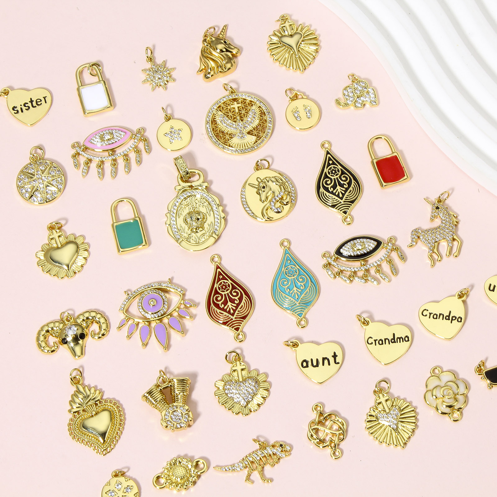 Image de 1 Pièce Breloques en Laiton Animal Plaqué Or Véritable 18K Insecte Micro Pave