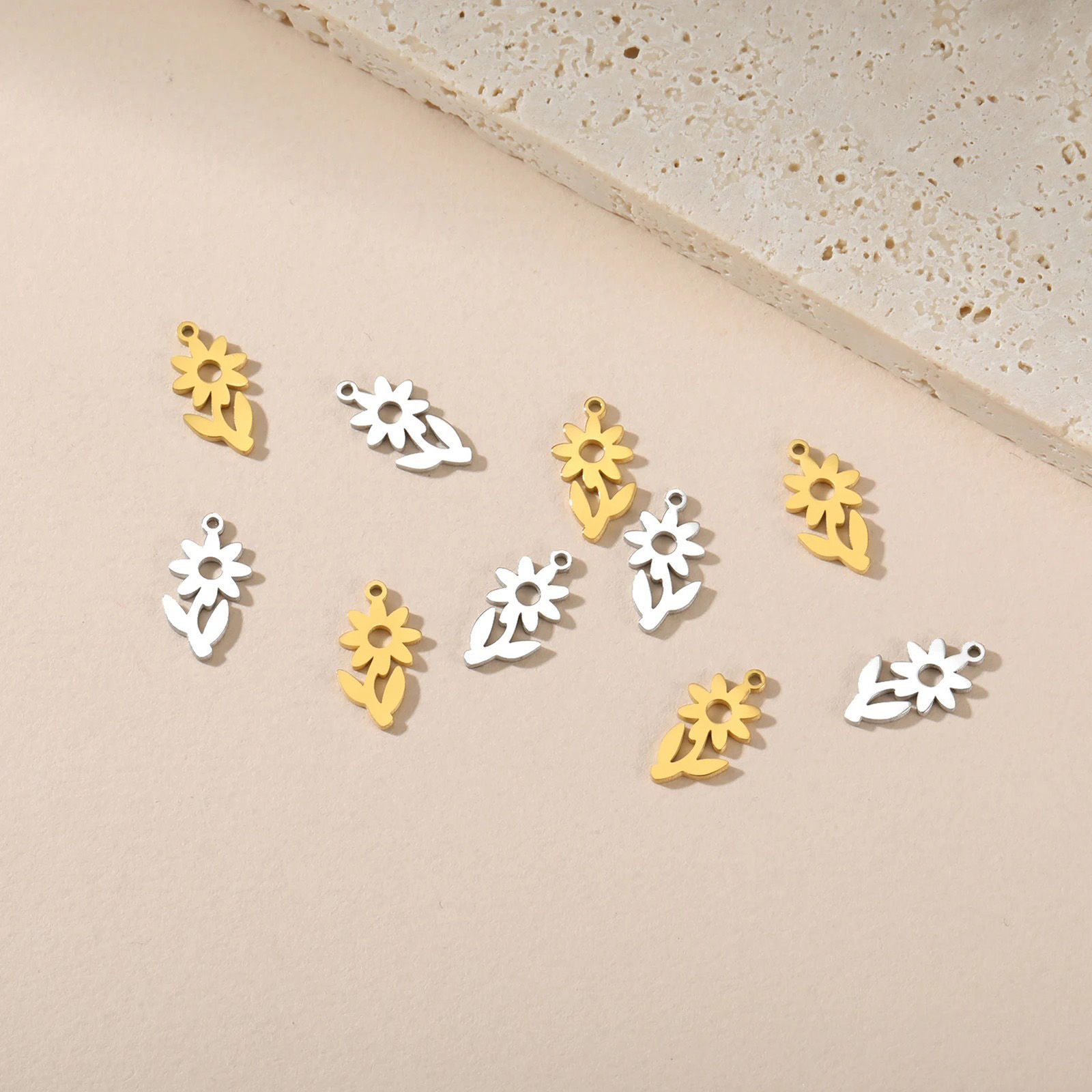 Bild von 5 Stück 304 Edelstahl Mini Charms Hohl