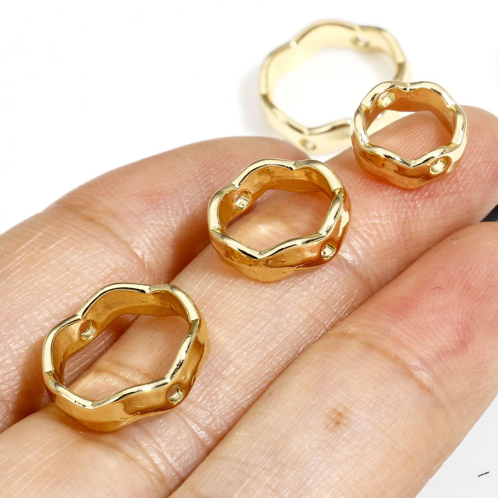 Image de 5 Pcs Cadres de Perles en Laiton Rond Vague Plaqué Or Véritable 14K