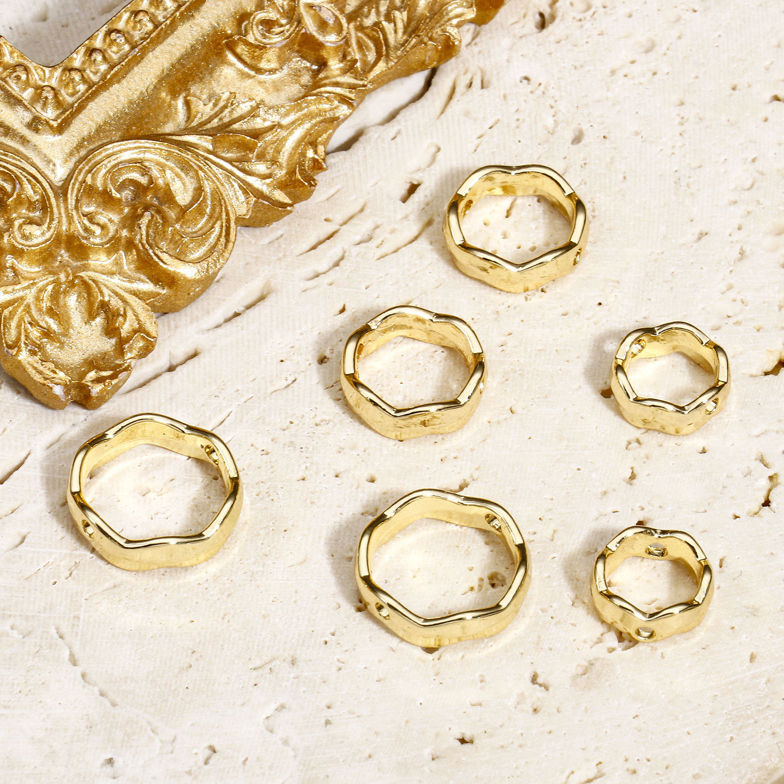 Image de 5 Pcs Cadres de Perles en Laiton Rond Vague Plaqué Or Véritable 14K