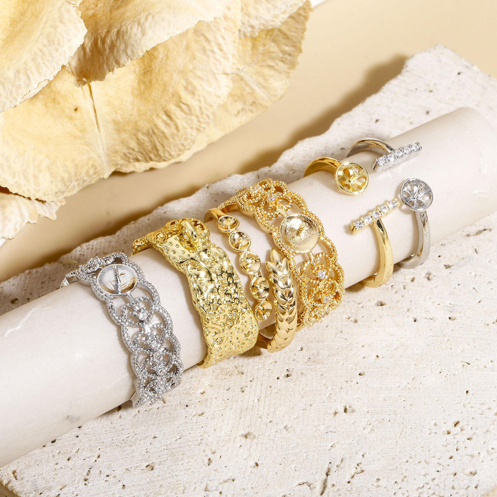 Image de 1 Pièce Bague Semi-montée pour Réglage de Perles DIY Élégant en Laiton Ouvert Ajoustable Dentelle Plaqué Or Véritable à Strass Transparent