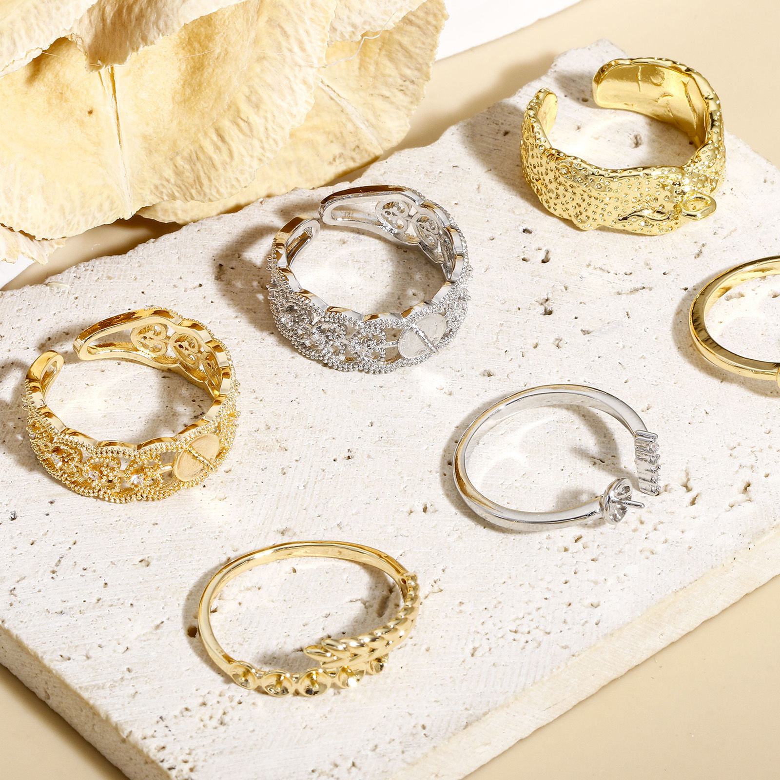 Image de 1 Pièce Bague Semi-montée pour Réglage de Perles DIY Élégant en Laiton Ouvert Ajoustable Dentelle Plaqué Or Véritable à Strass Transparent