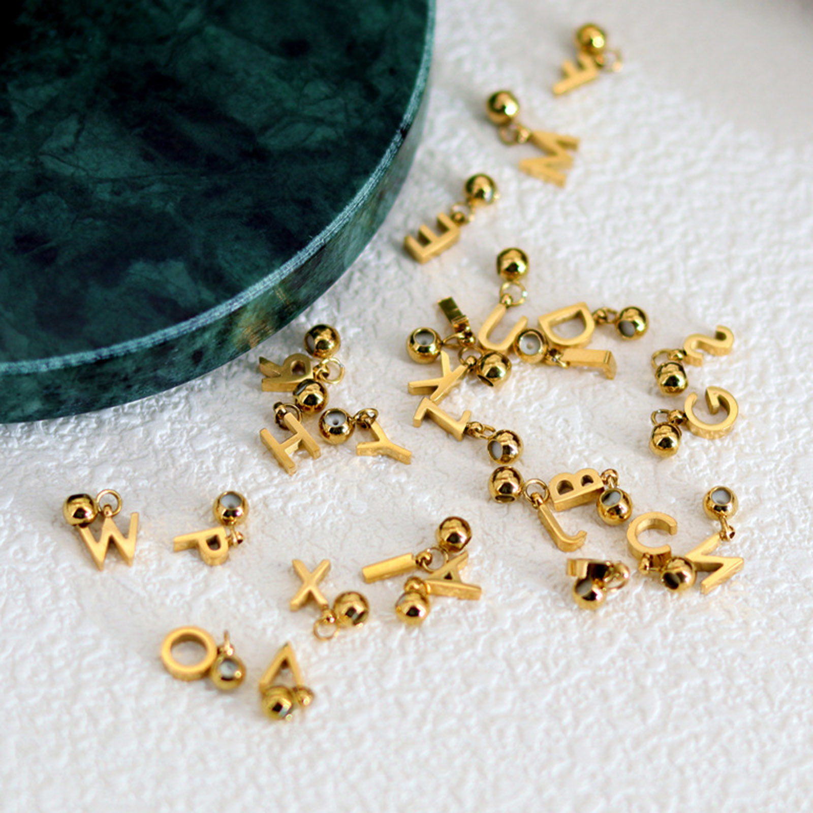 1 個 304ステンレス鋼 ミニ ダングル ビーズ レター 18Kゴールドメッキ 数字 12mm x 6mm、 の画像