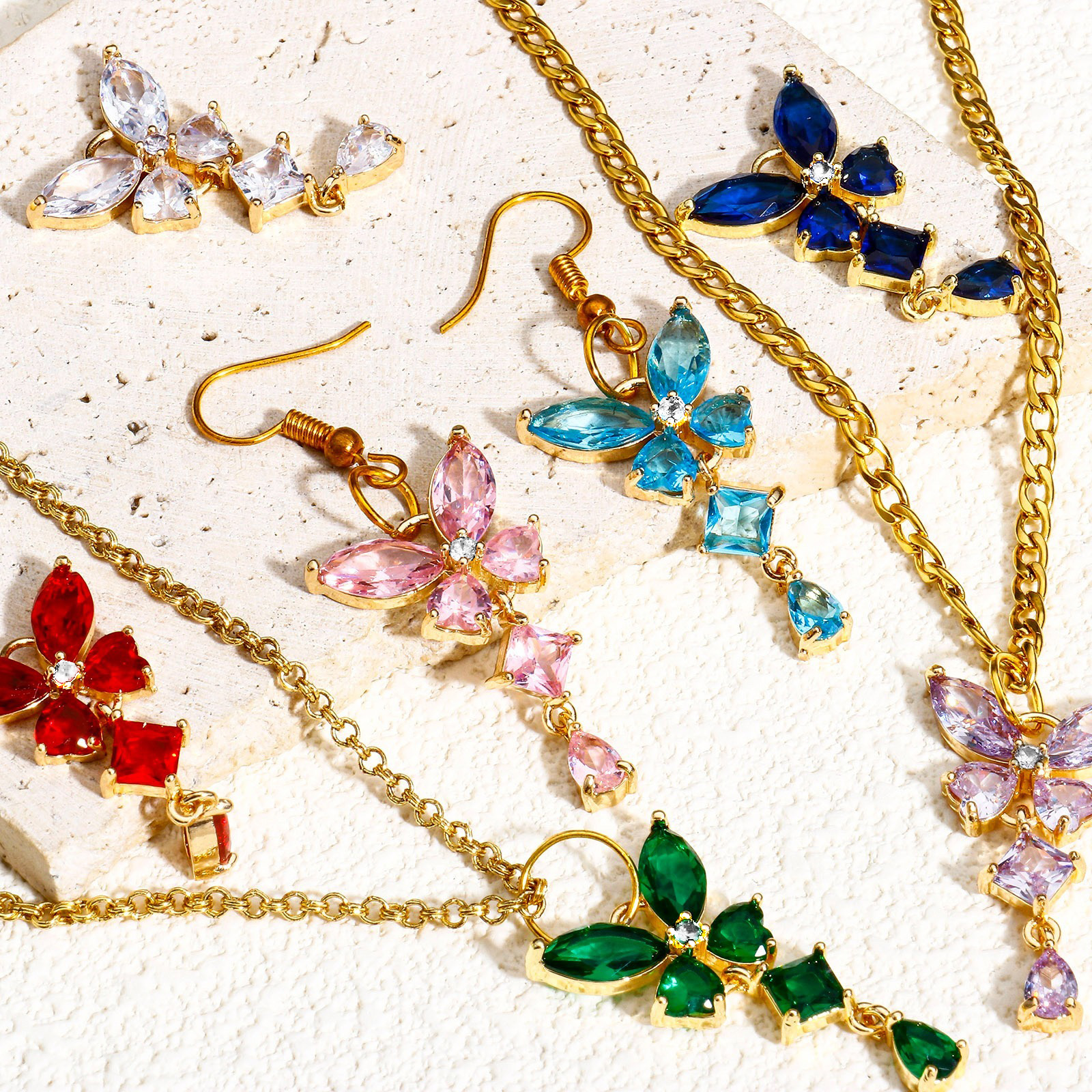 Image de 1 Pièce Breloques Insecte en Laiton & Verre Plaqué Or 18K Papillon Franges à Strass Coloré 3.2cm x 1.8cm