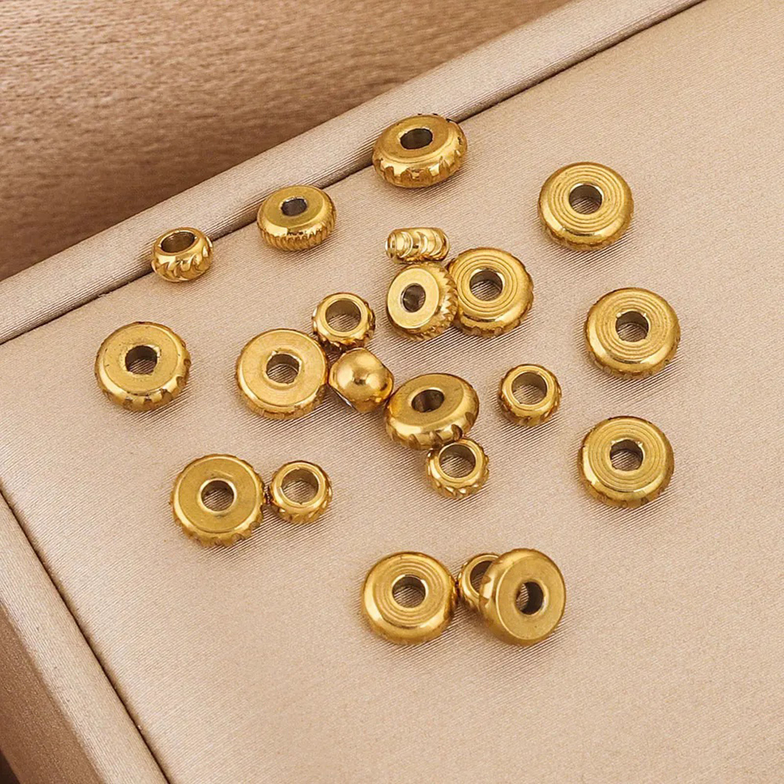 Image de 10 Pcs Perles pour DIY Fabrication de Bijoux en 304 Acier Inoxydable Respectueux de la Nature Plat-Rond Motif Sculpté