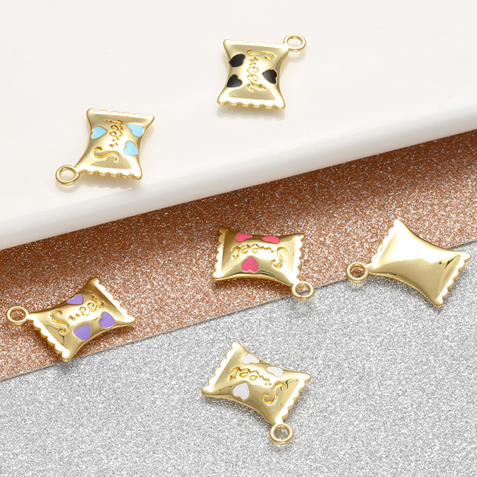 Bild von 1 Stück Messing Charms 18K Gold Plattiert Süßigkeit Lebensmittel Message sweet " Emaille 16mm x 13mm