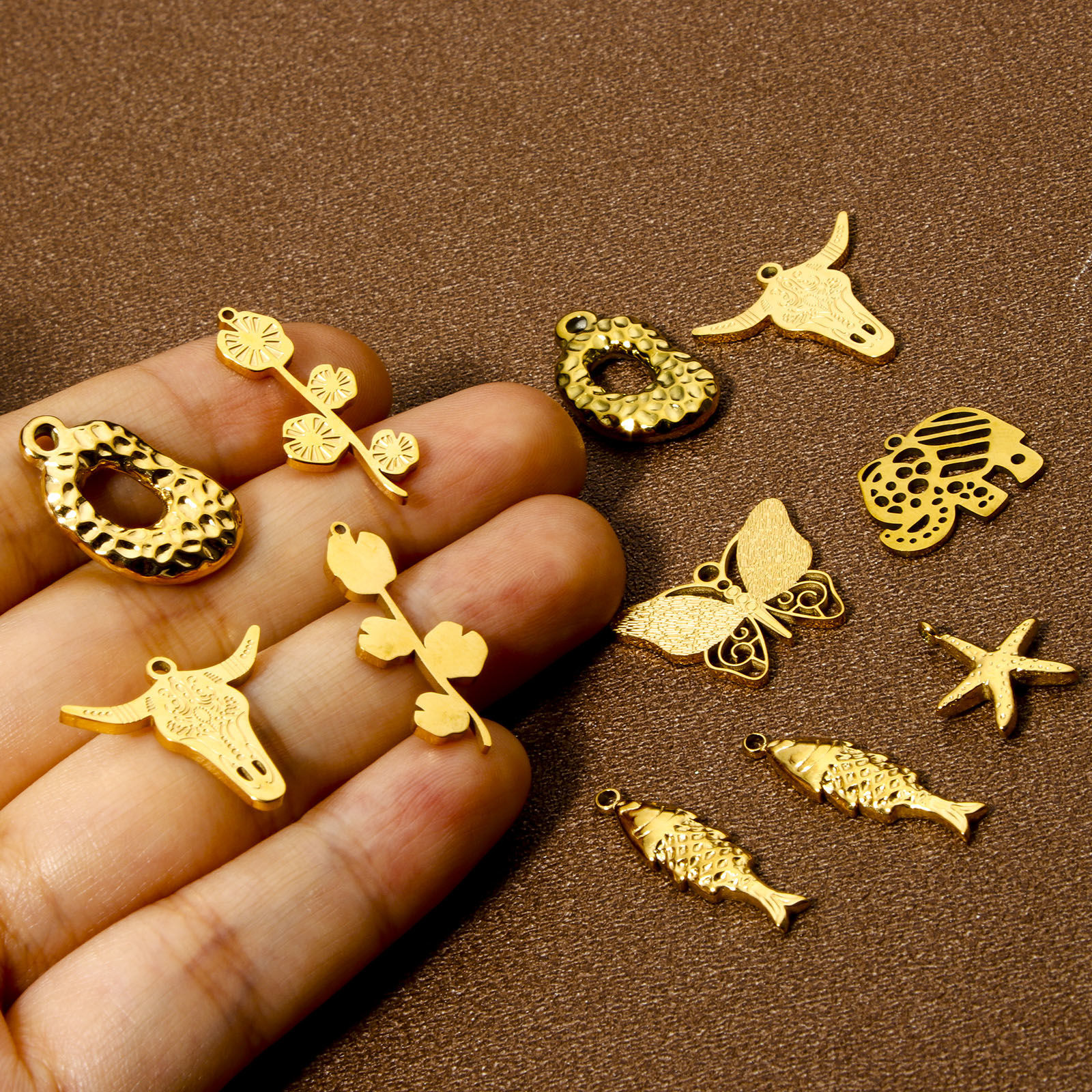Picture of Vacuum Plating 304 Stainless Steel West Cowboy Charms Gold Plated Bull Head/ Cow Head Carved Pattern
