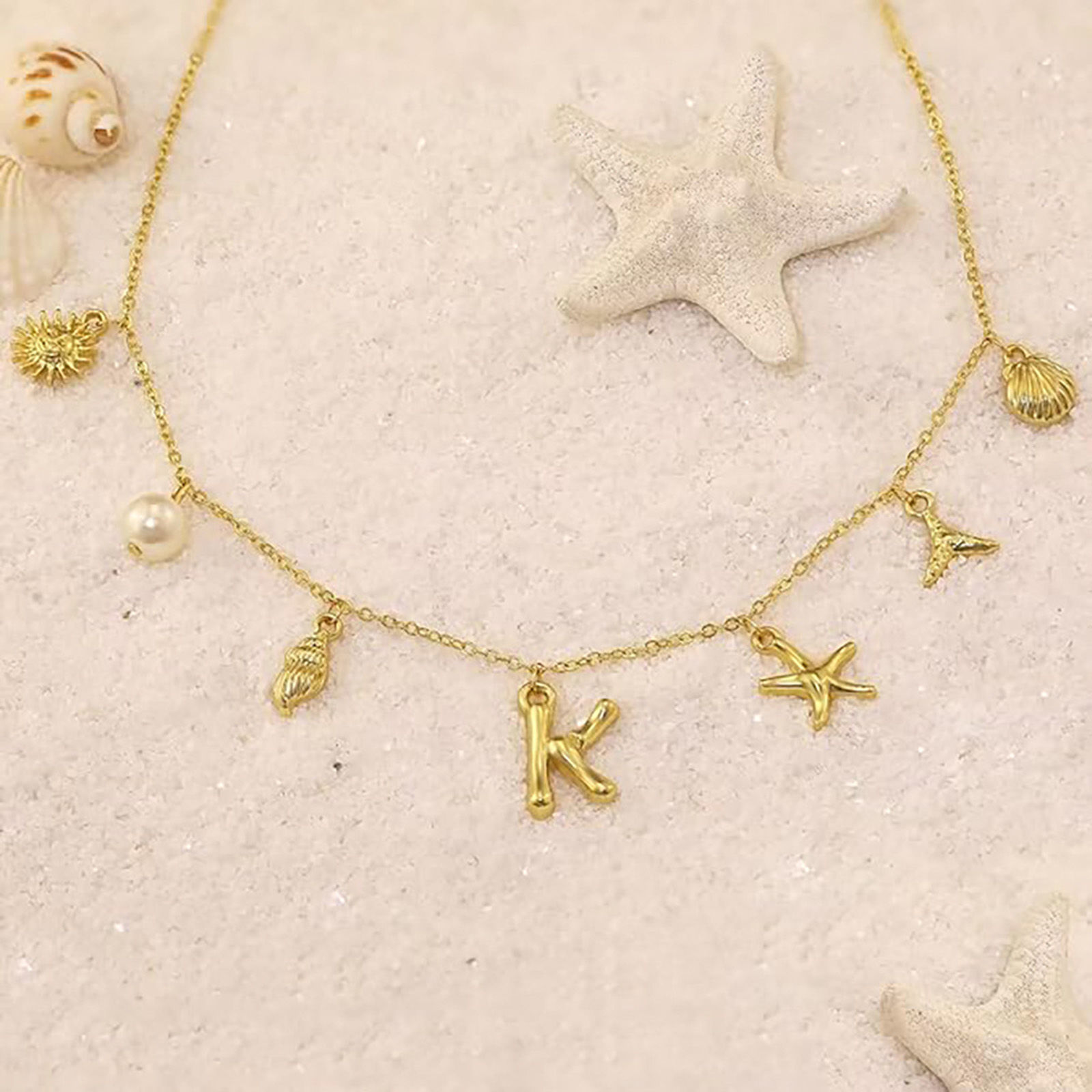 Image de 1 Pièce Collier à Pendentif Chaîne Maille Forçat Bijoux d'Océan en 304 Acier Inoxydable Placage sous Vide Bohême Plaqué Or 18K Etoile de Mer Coquilles Lettre Initiale Mots" A-Z " Imitation Perles Fille Surfeuse sur la Plage Pour Femmes Fête