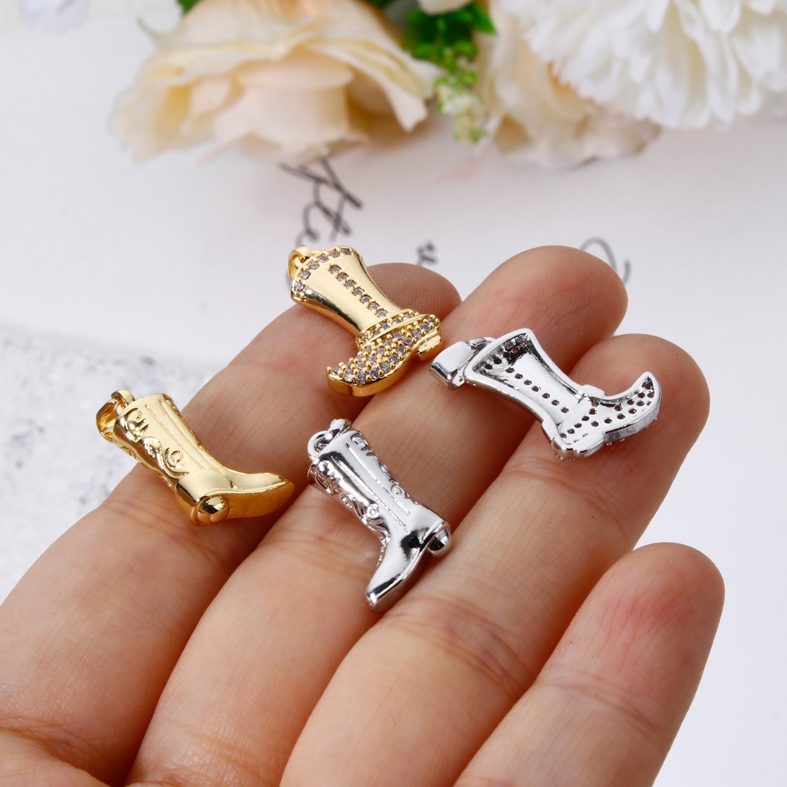 Immagine di 1 Pz Ottone Cowboy dell'Ovest Ciondoli Pendenti Stivale Multicolore Trasparente Cubic Zirconiae
