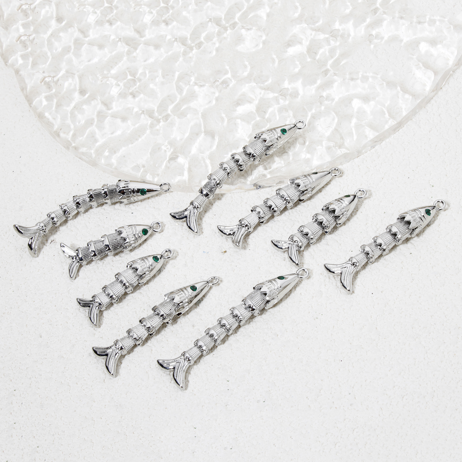 Image de 1 Pièce Pendentifs Bijoux d'Océan en Laiton Poisson Plaqué Or Véritable Mobile à Zircone Cubique Vert