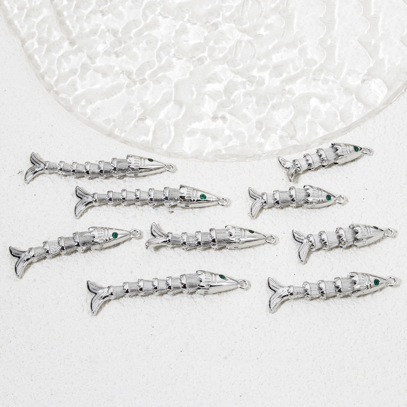 Image de 1 Pièce Pendentifs Bijoux d'Océan en Laiton Poisson Plaqué Or Véritable Mobile à Zircone Cubique Vert