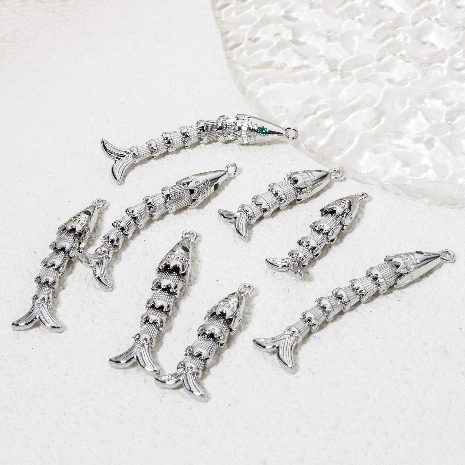Image de 1 Pièce Pendentifs Bijoux d'Océan en Laiton Poisson Plaqué Or Véritable Mobile à Zircone Cubique Vert