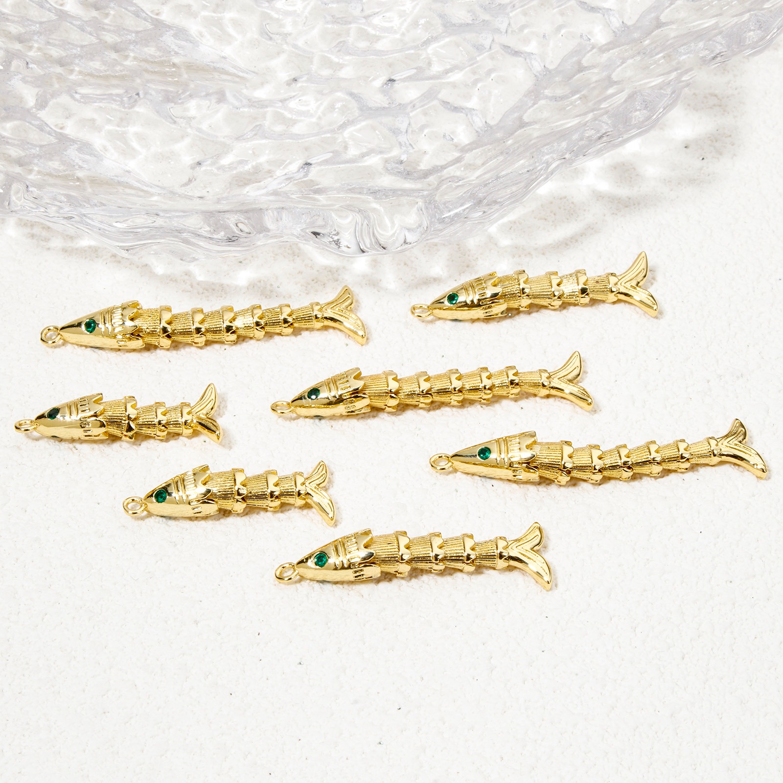 Image de 1 Pièce Pendentifs Bijoux d'Océan en Laiton Poisson Plaqué Or Véritable Mobile à Zircone Cubique Vert