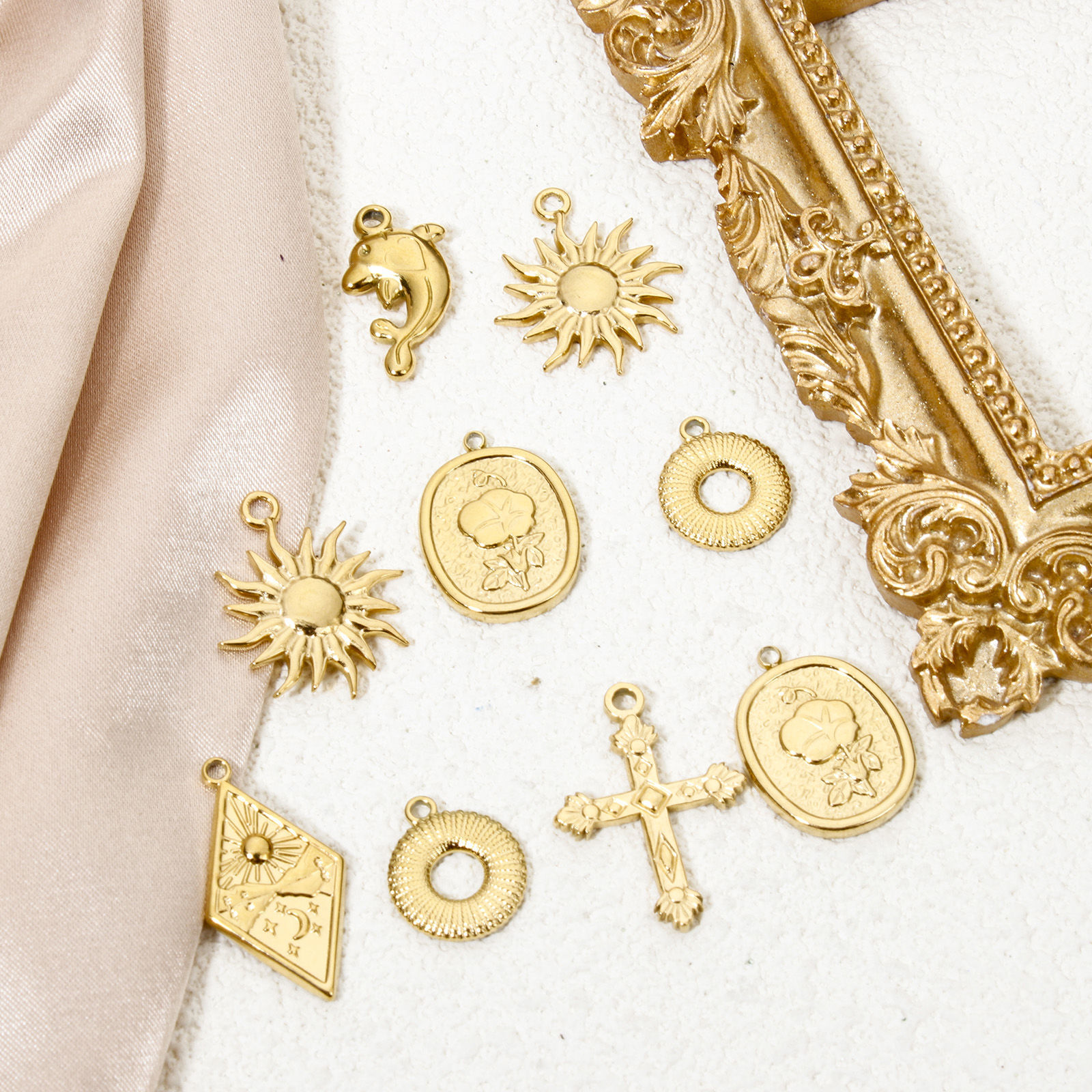 Picture of Vacuum Plating 304 Stainless Steel Simple Charms Gold Plated Circle Ring Stripe