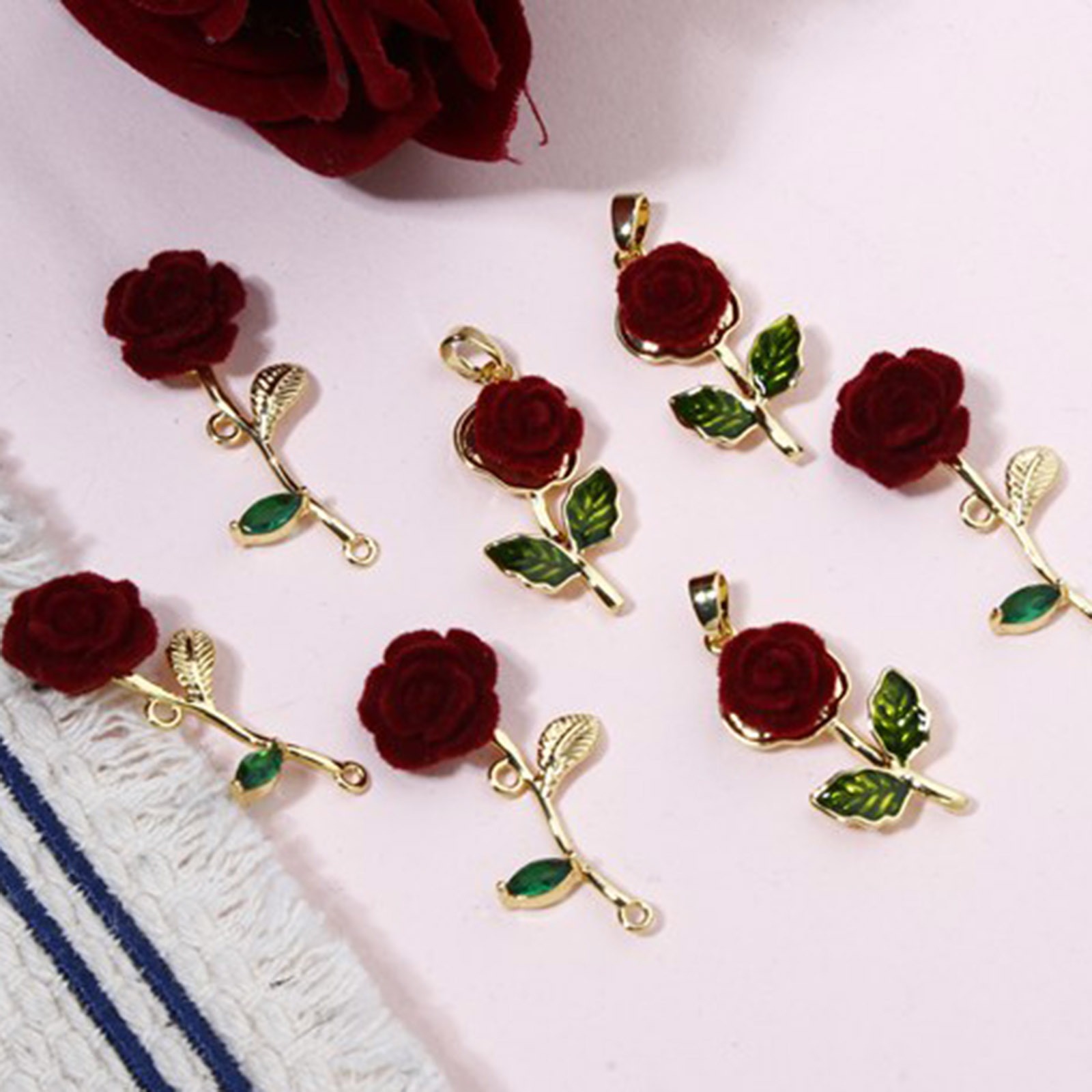Bild von 1 Stück Messing Valentinstag Anhänger Echtgold plattiert Rose 3D