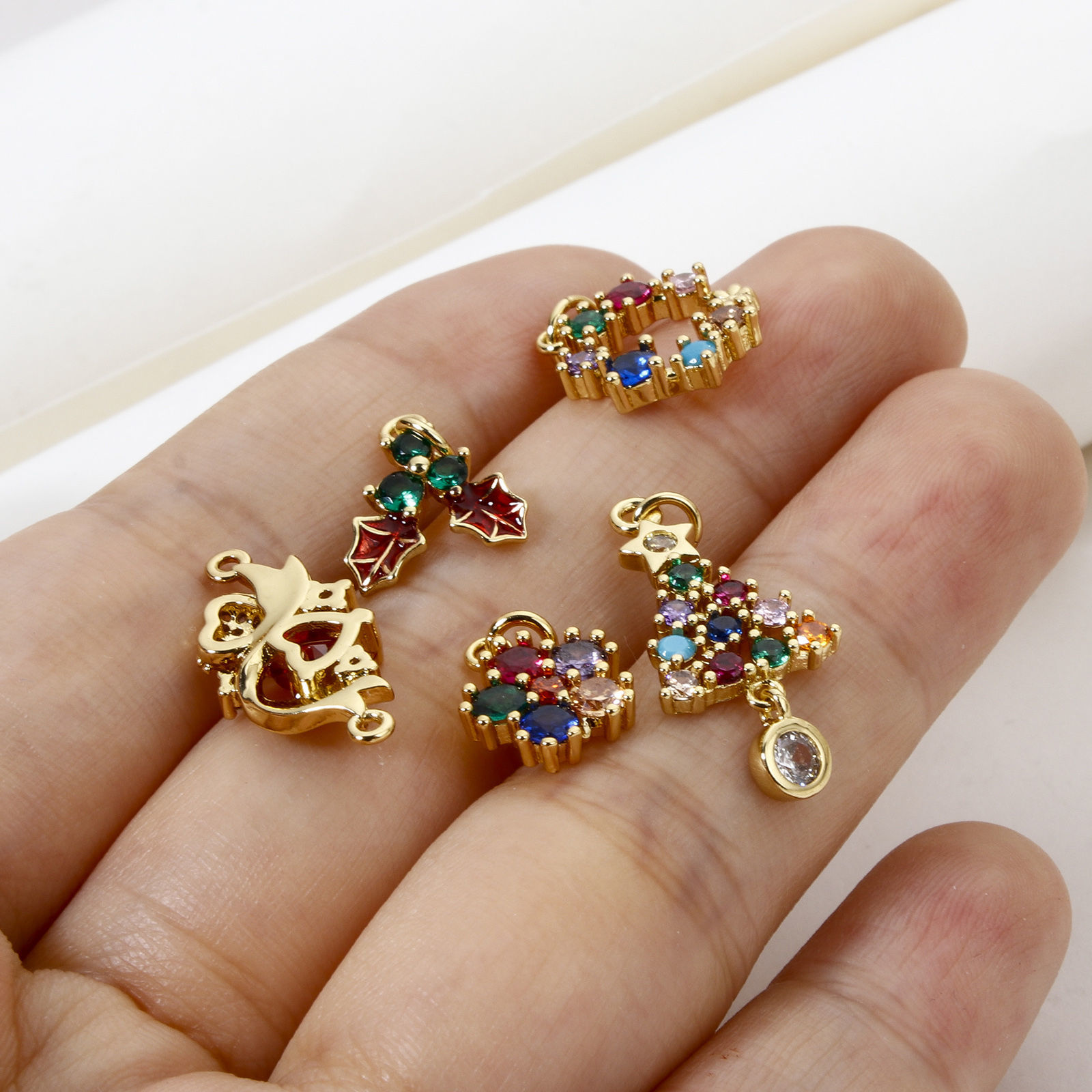 Bild von 1 Stück Umweltfreundlich Messing Weihnachten Charms 18K Echtgold plattiert Bunt Zirkonia