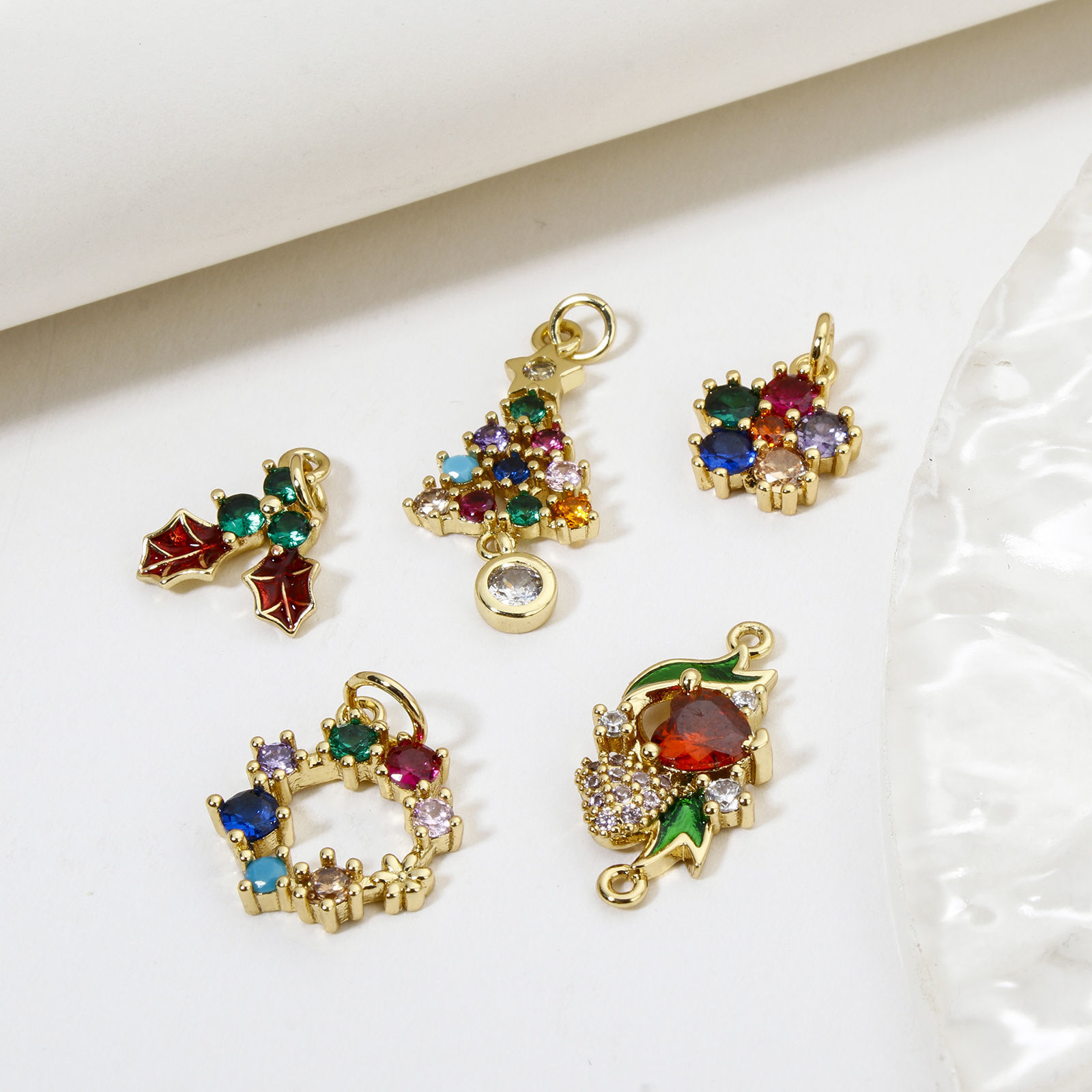 Bild von 1 Stück Umweltfreundlich Messing Weihnachten Charms 18K Echtgold plattiert Bunt Zirkonia