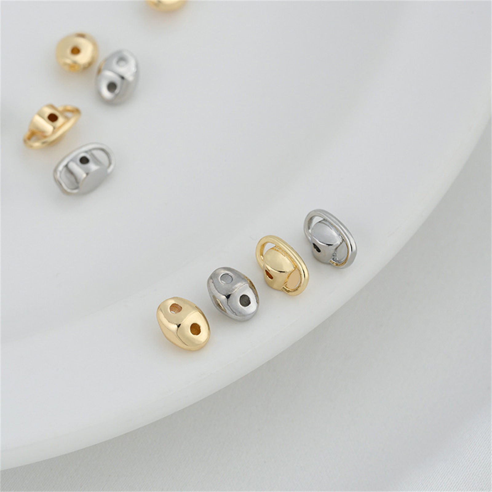 Bild von 2 Stück Messing Perlen zur DIY-Schmuckherstellung Echtgold plattiert Planet Oval