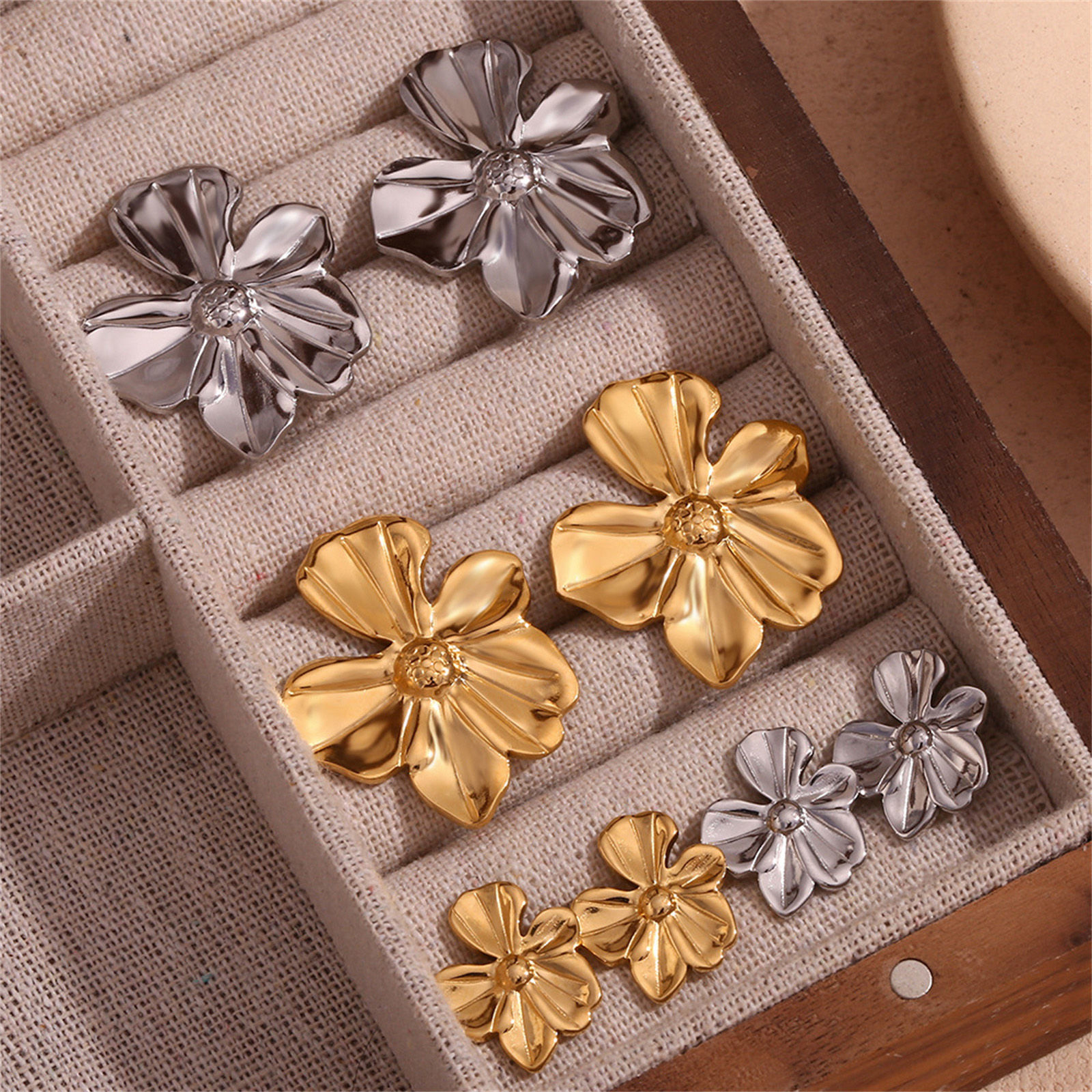 Bild von 1 Paar Umweltfreundlich Stilvoll Echtgold plattiert 316L Edelstahl Blumen Ohrring Ohrstecker Für Frauen