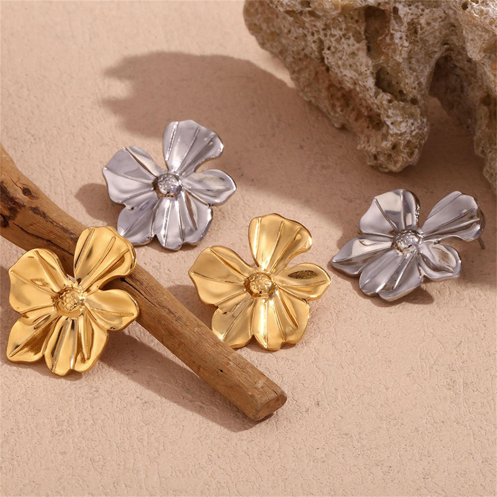 Bild von 1 Paar Umweltfreundlich Stilvoll Echtgold plattiert 316L Edelstahl Blumen Ohrring Ohrstecker Für Frauen
