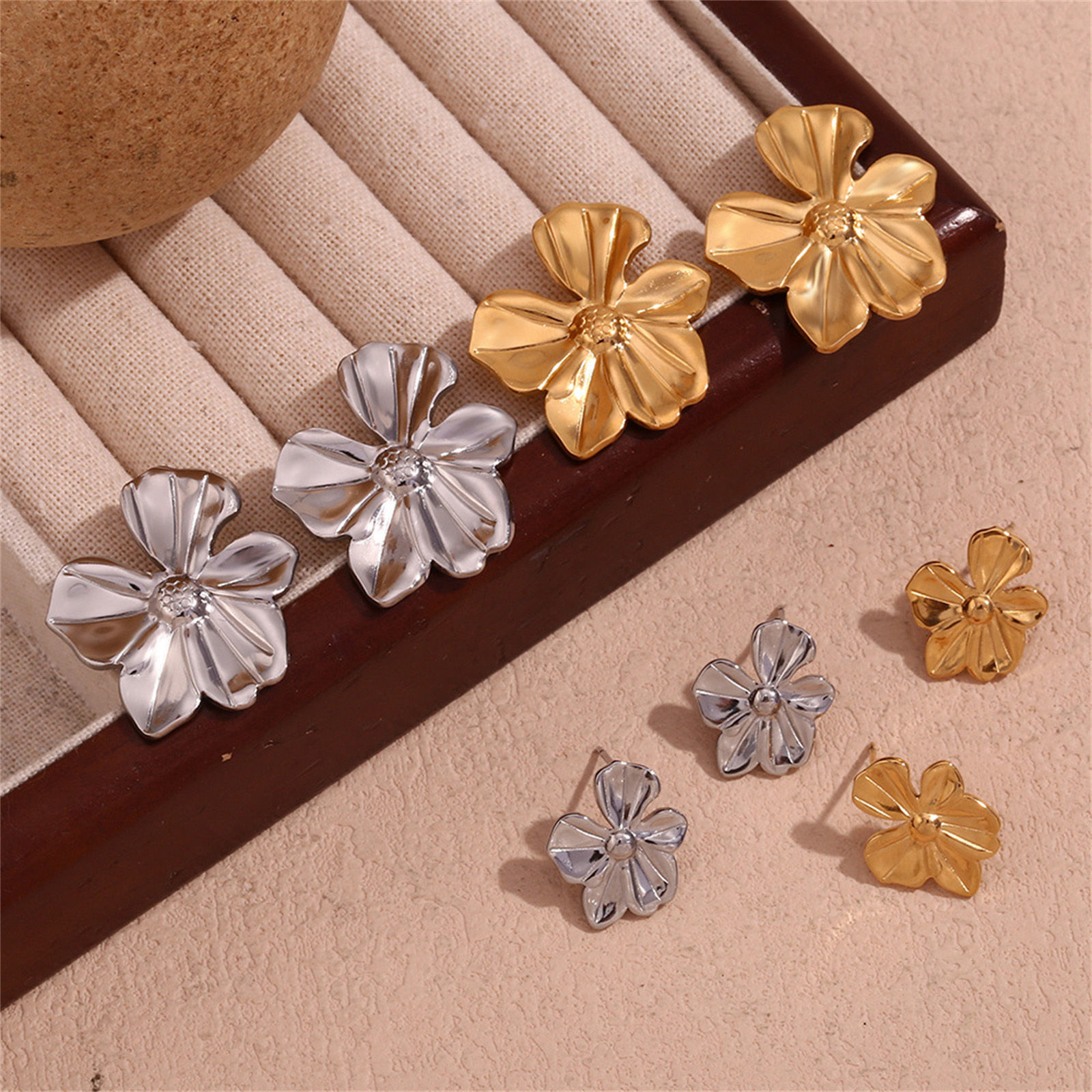Bild von 1 Paar Umweltfreundlich Stilvoll Echtgold plattiert 316L Edelstahl Blumen Ohrring Ohrstecker Für Frauen