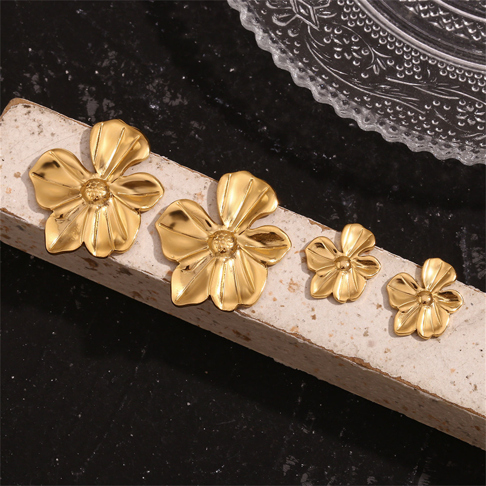 Bild von 1 Paar Umweltfreundlich Stilvoll Echtgold plattiert 316L Edelstahl Blumen Ohrring Ohrstecker Für Frauen