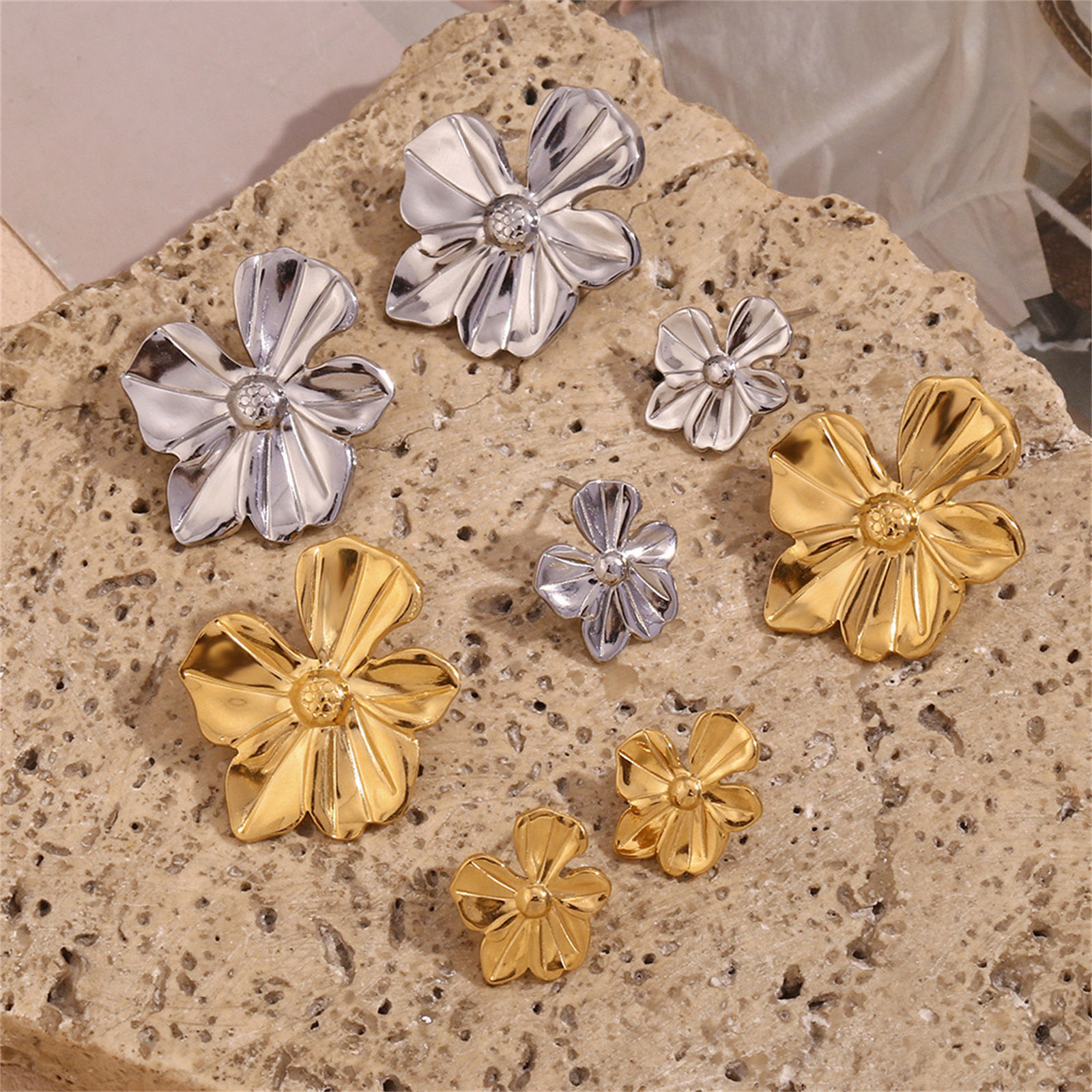 Bild von 1 Paar Umweltfreundlich Stilvoll Echtgold plattiert 316L Edelstahl Blumen Ohrring Ohrstecker Für Frauen