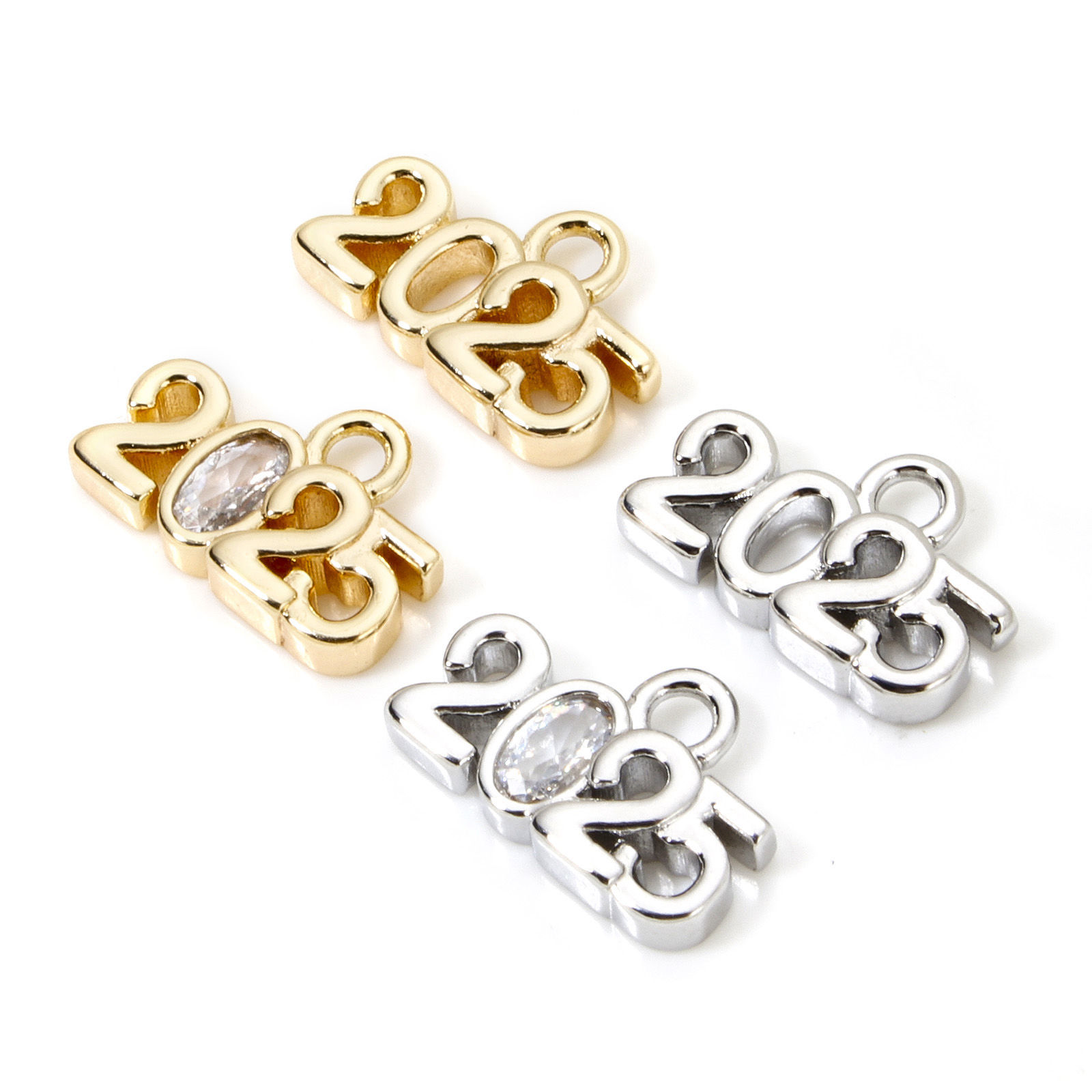 Image de 2 Pcs Breloques Année en Laiton Respectueux de la Nature Plaqué Or Véritable Mots" 2025 " 14mm x 9mm